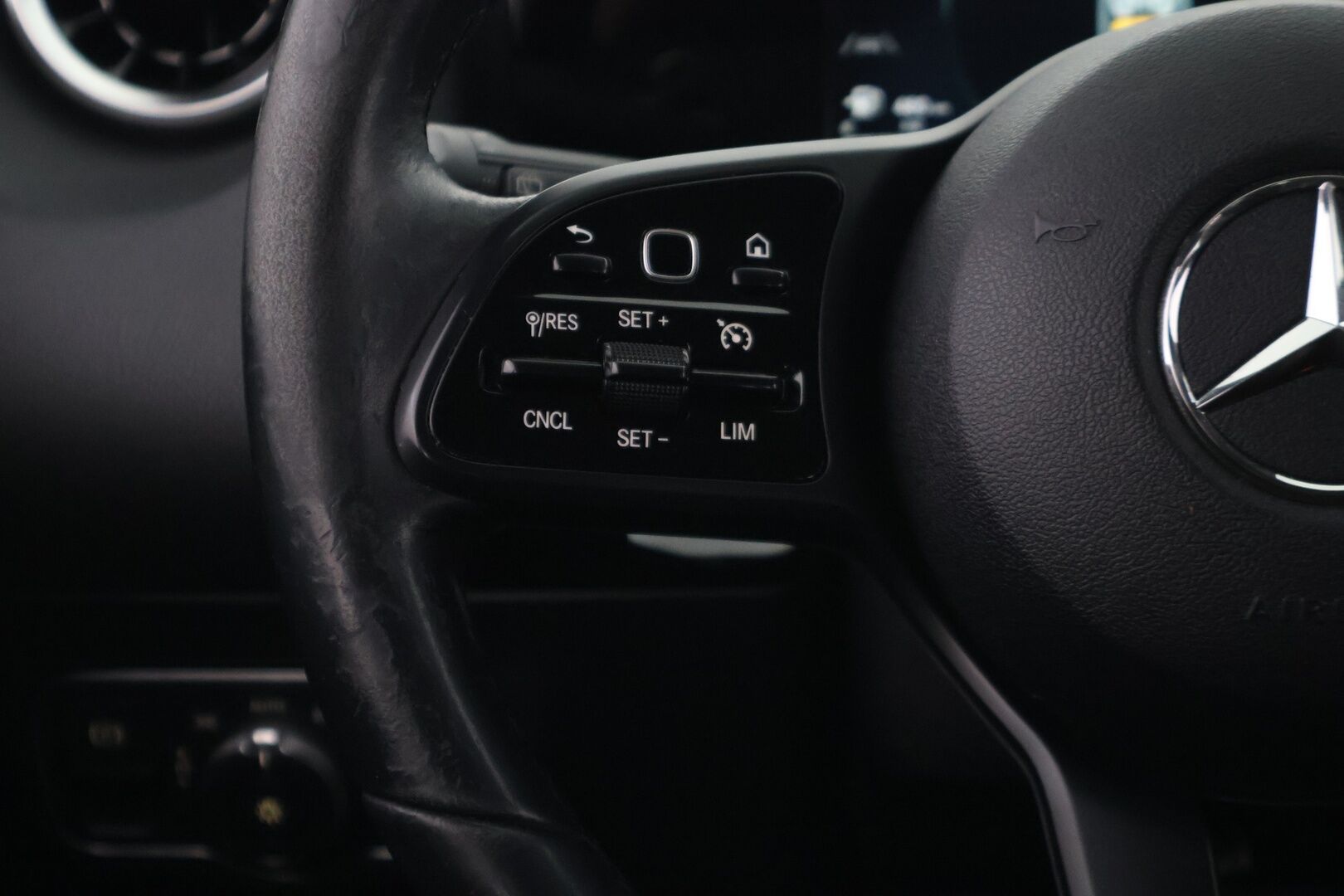 Mercedes-Benz B 2019 180 A Launch Edition Style *1 om. Suomi-auto /  Peruutuskamera / Vakkari / Digimittaristo / Led-ajovalot* - *2x Renkaat & Vanteet /  Kattavasti huollettu* - HULLUT AVAJAISHULINAT KORKOTARJOUS 3,29 %