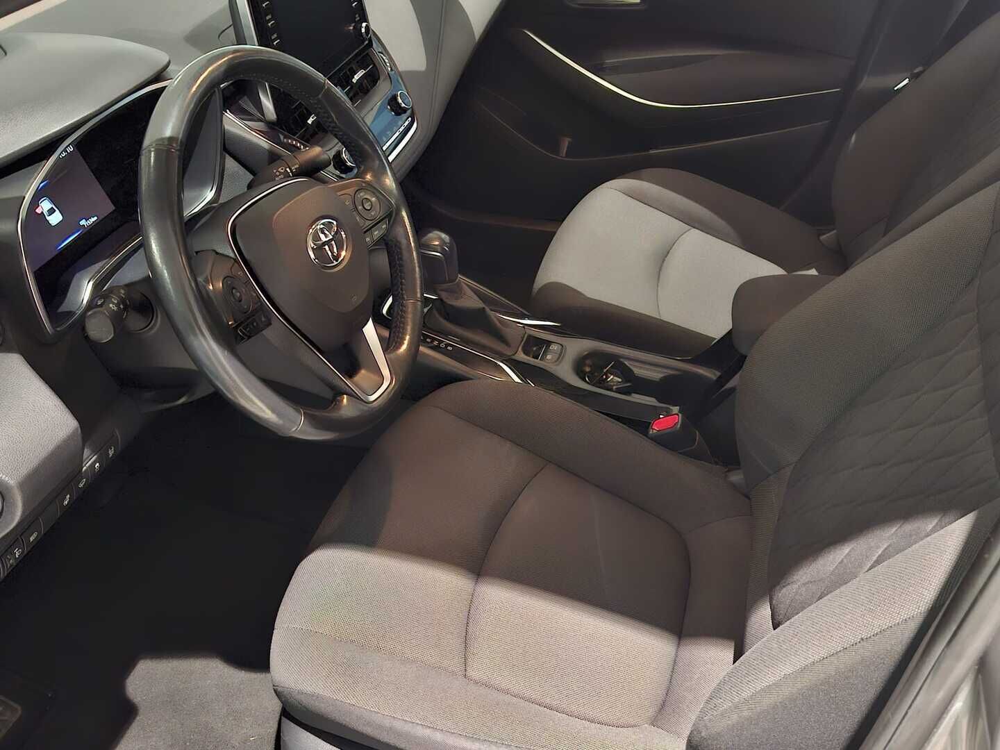 Toyota Corolla 2022 Sedan 1,8 Hybrid Active Edition - | ACC | Navi | Koukku | P-Kamera | Merkkihuollettu | Huippusiisti | Kysy lisää myyjältä |
