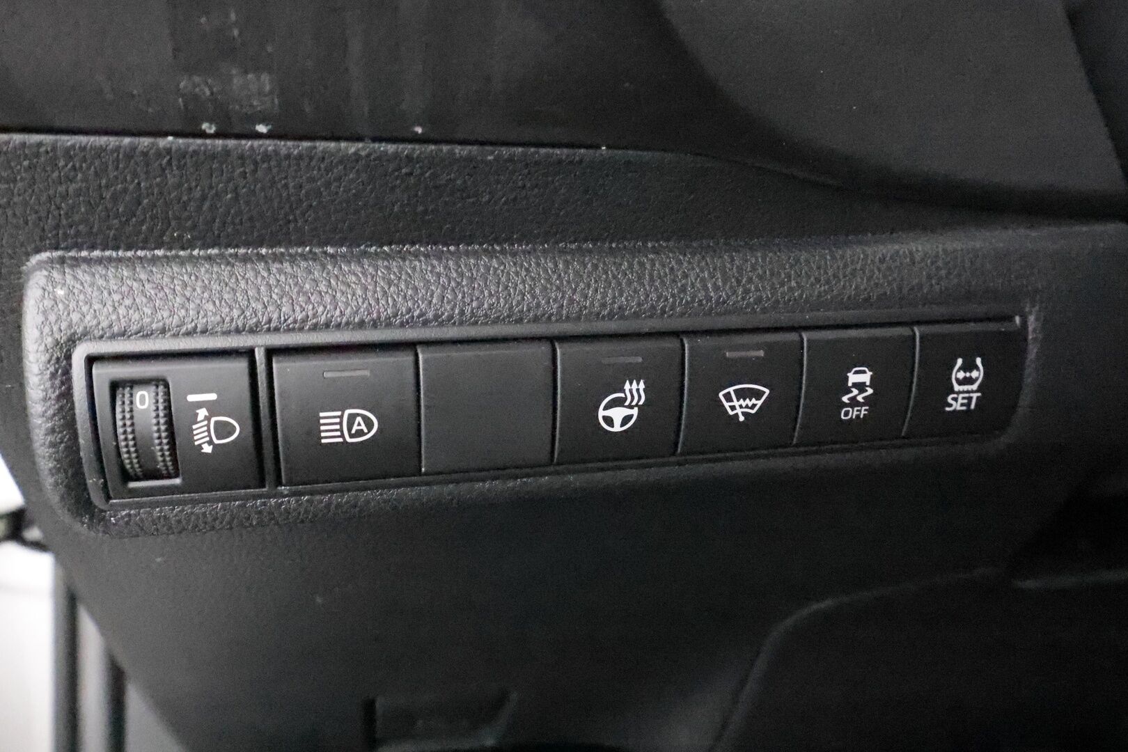 Toyota Corolla 2022 Sedan 1,8 Hybrid Active Edition - | ACC | Lohko | LED | P.Kamera | Ratinlämmitys | Apple&Android | 1.Om Suomi-auto | Kahdet Renkaat |