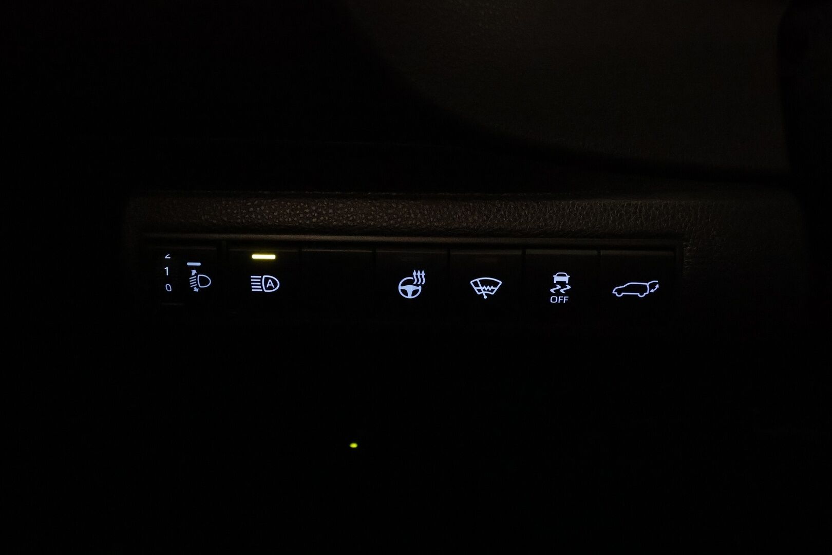 Toyota Corolla 2021 Touring Sports 1,8 Hybrid Active Edition - 1-Om suomi auto / Pa- lisälämmitin / P.kamera / Keyless / Sporttipenkit / Apple&Android / Rattilämmitin 