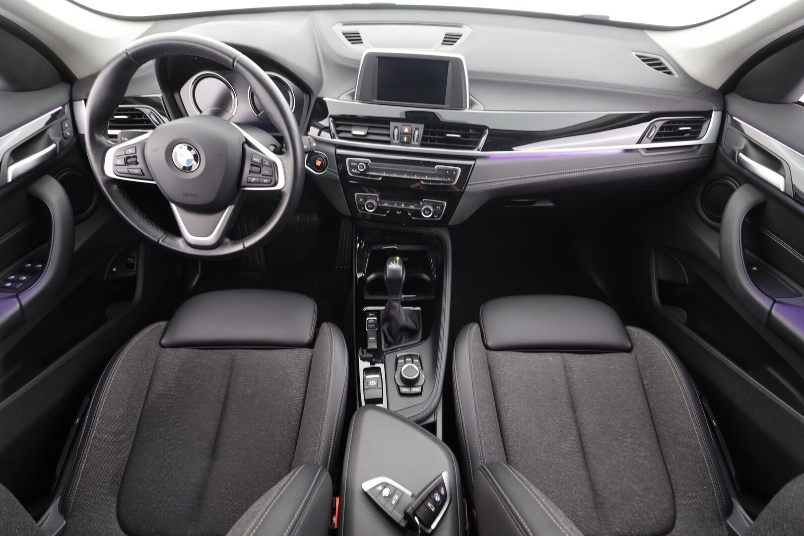 BMW X1 2022 F48 xDrive25e A Charged Edition Sport * Vakkari / Sportpenkit / LED / P.tutkat / Suomi-auto * - Akku kuntotarkastettu / Kahdet Renkaat