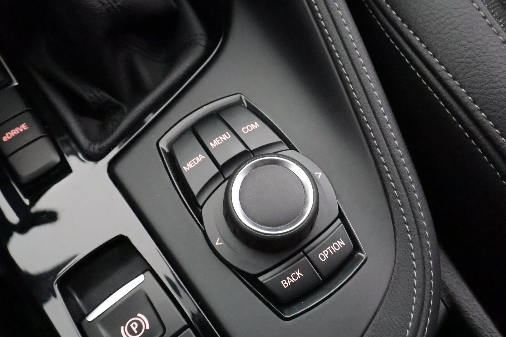 BMW X1 2022 F48 xDrive25e A Charged Edition Sport * Vakkari / Sportpenkit / LED / P.tutkat / Suomi-auto * - Akku kuntotarkastettu / Kahdet Renkaat