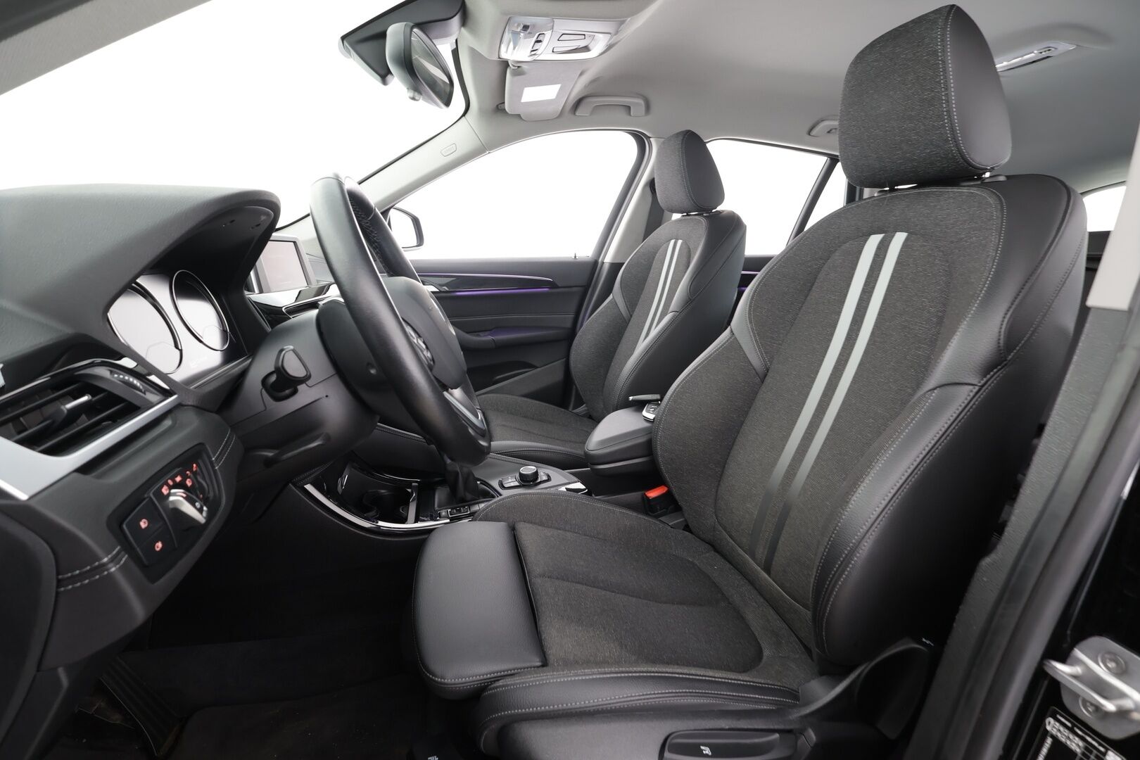 BMW X1 2022 F48 xDrive25e A Charged Edition Sport * Vakkari / Sportpenkit / LED / P.tutkat / Suomi-auto * - Akku kuntotarkastettu / Kahdet Renkaat