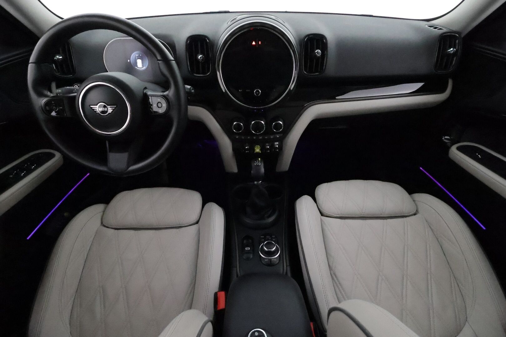 Mini Countryman 2022 Cooper SE ALL4 Experience **LED-valot / P.kamera / Sporttinahat / Navi / Digimittaristo** - * 1-om Suomi-auto / 2x Latauskaapelit / Kahdet Renkaat / Soh 97,4% *