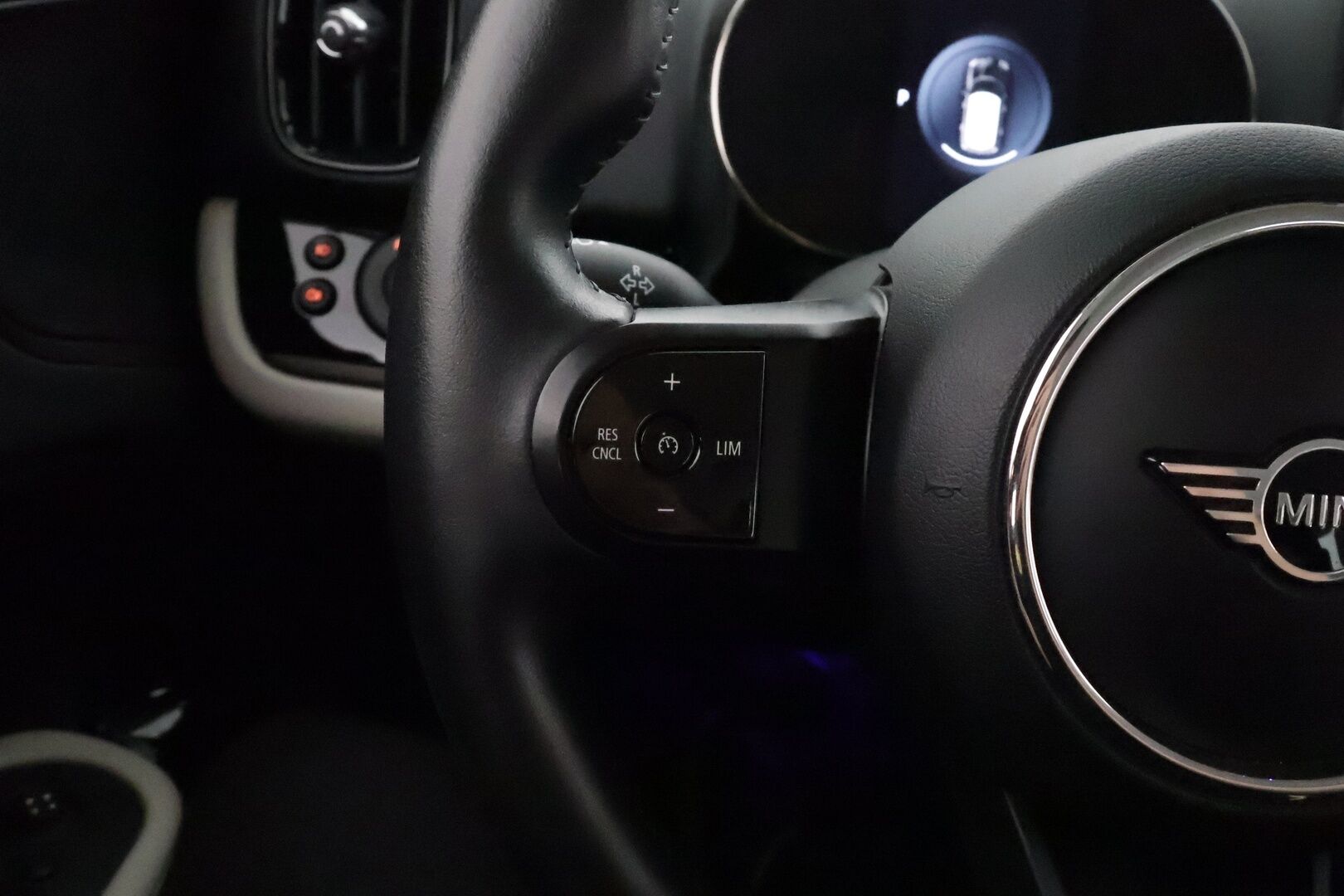 Mini Countryman 2022 Cooper SE ALL4 Experience **LED-valot / P.kamera / Sporttinahat / Navi / Digimittaristo** - * 1-om Suomi-auto / 2x Latauskaapelit / Kahdet Renkaat / Soh 97,4% *