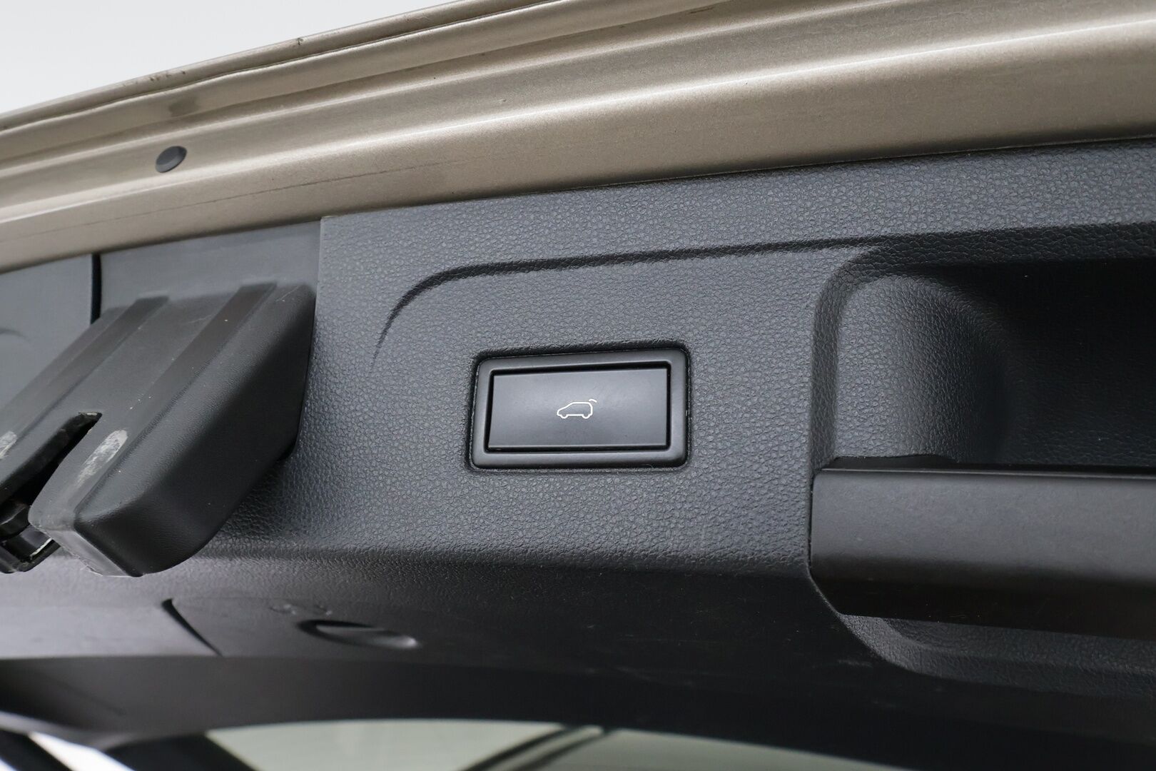 Volkswagen Touran 2019 Highline 1,6 TDI SCR 85 kW DSG * ACC / Webasto / LED / Panorama / Nahkaverhoilu / KEYLESS * - Kahdet renkaat - HULLUT JOULUT KORKOTARJOUS 2,49% 