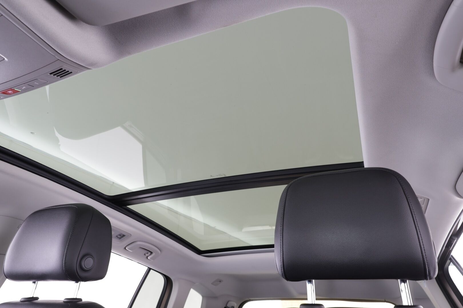 Volkswagen Touran 2019 Highline 1,6 TDI SCR 85 kW DSG * ACC / Webasto / LED / Panorama / Nahkaverhoilu / KEYLESS * - Kahdet renkaat - HULLUT JOULUT KORKOTARJOUS 2,49% 