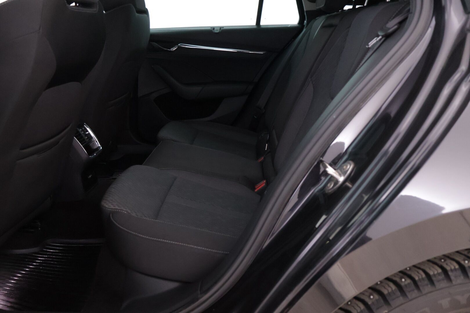 Skoda Octavia 2022 Combi 1.5 TSI G-TEC Style DSG *ACC / Webasto / Navi /  P.Kamera / KeyLessGo* - Asiallisesti huollettu / Nokian nastarenkaat / Kahdet alumiini vanteet 