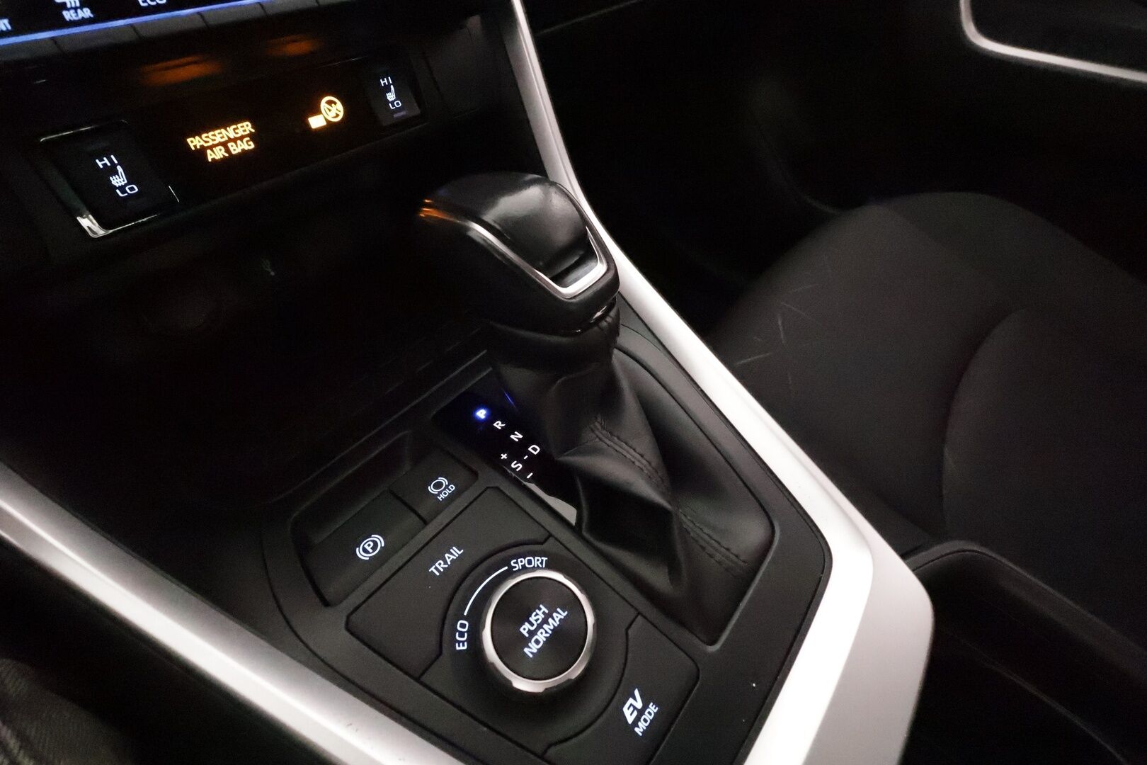 Toyota RAV4 2022 2,5 Hybrid AWD-i Business / Adapt.Vakkari / Peruutuskamera / Navi / TULOSSA // - 3,99 % KORKOTARJOUS TÄHÄN AUTOON - Ensimmäiseltä omistajalta / Suomi-auto / Kahdet renkaat vanteineen /