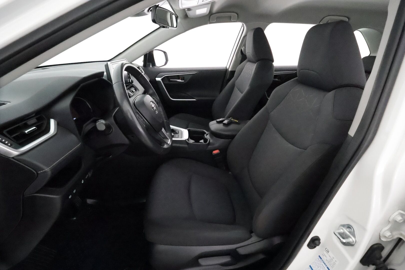 Toyota RAV4 2022 2,5 Hybrid AWD-i Business / Adapt.Vakkari / Peruutuskamera / Navi / TULOSSA // - 3,99 % KORKOTARJOUS TÄHÄN AUTOON - Ensimmäiseltä omistajalta / Suomi-auto / Kahdet renkaat vanteineen /