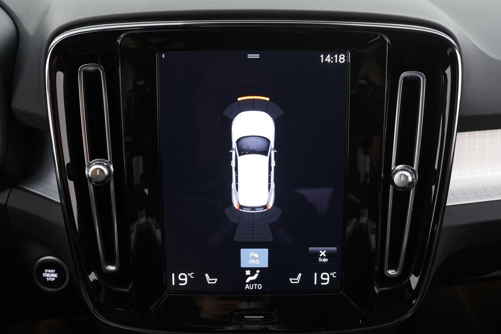 Volvo XC40 2022 T4 TwE Business Inscription Expression Edition aut * Webasto / ACC / LED / P.tutkat / Sportpenkit / Navi / Kaistavahti * - 1-om Suomi-auto / Akku kuntotarkastettu SoH 92,8% / 2x Latauskaapelit / Kahdet renkaat