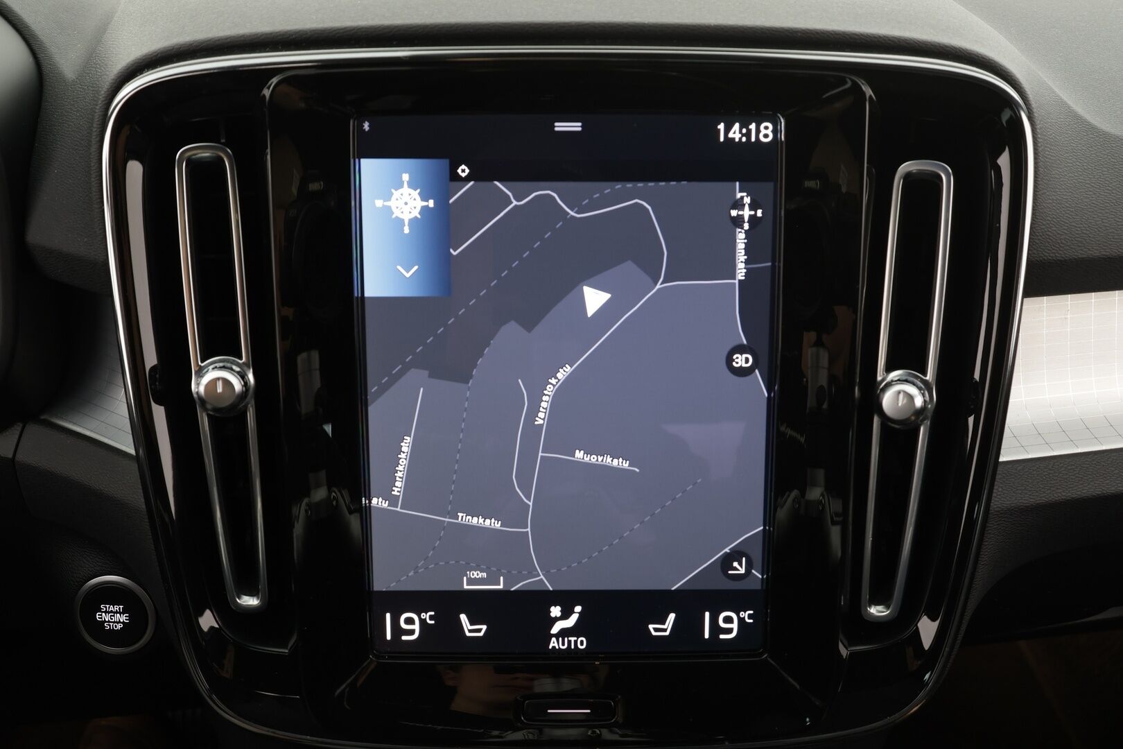 Volvo XC40 2022 T4 TwE Business Inscription Expression Edition aut * Webasto / ACC / LED / P.tutkat / Sportpenkit / Navi / Kaistavahti * - 1-om Suomi-auto / Akku kuntotarkastettu SoH 92,8% / 2x Latauskaapelit / Kahdet renkaat