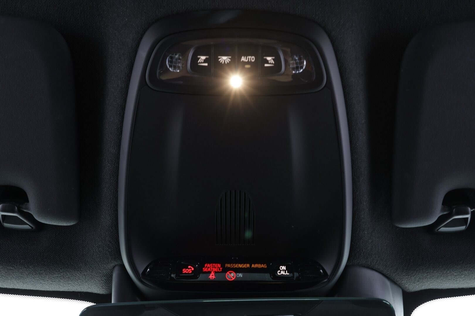 Volvo XC40 2022 T4 TwE Business Inscription Expression Edition aut * Webasto / ACC / LED / P.tutkat / Sportpenkit / Navi / Kaistavahti * - 1-om Suomi-auto / Akku kuntotarkastettu SoH 92,8% / 2x Latauskaapelit / Kahdet renkaat alumiinivantein - HULLUT JOULUT KORKOTARJOUS 2,49% 