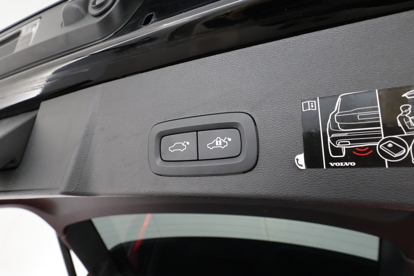 Volvo XC40 2022 T4 TwE Business Inscription Expression Edition aut * Webasto / ACC / LED / P.tutkat / Sportpenkit / Navi / Kaistavahti * - 1-om Suomi-auto / Akku kuntotarkastettu SoH 92,8% / 2x Latauskaapelit / Kahdet renkaat