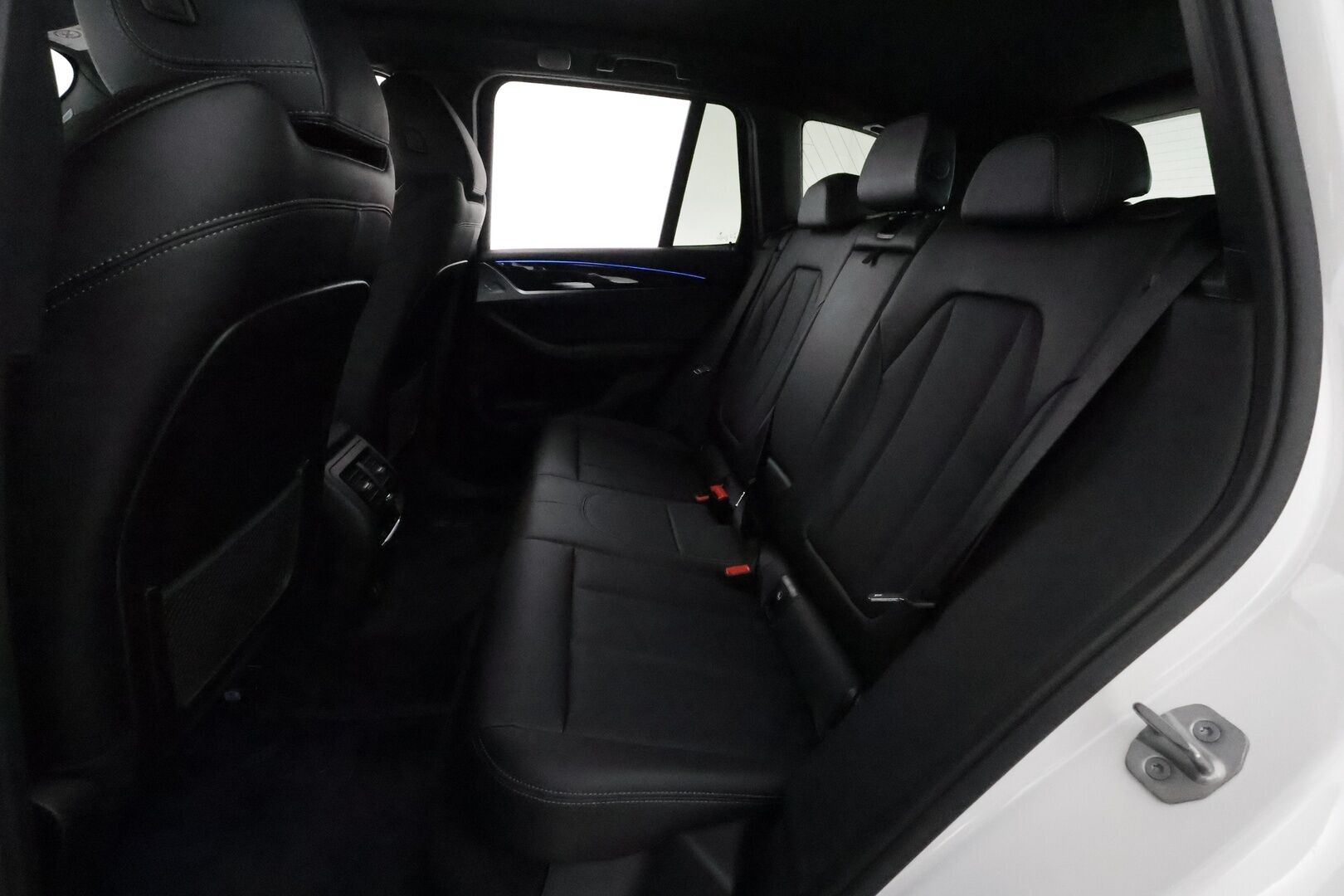 BMW X3 2022 G01 xDrive 30e A Charged Edition *Vakkari / Hifi / P.kamera / LED / Navi / Koukku / Sporttinahat* - 3,99 % KORKOTARJOUS TÄHÄN AUTOON 28.9. ASTI! - Akku kuntotarkastettu SOH 97,7% / 1.Om Suomi-auto / Kahdet renkaat aluvanteilla / Merkkihuollettu