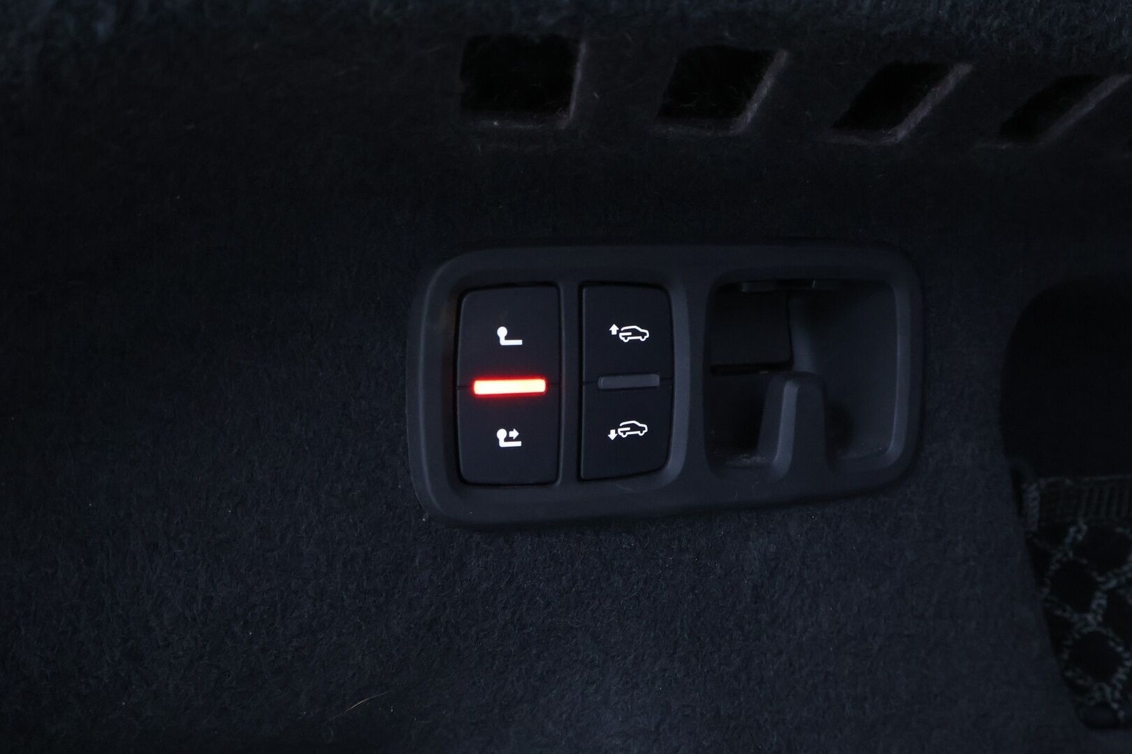 Audi Q8 2021 60 TFSI e 340 kW quattro tiptronic * Adapt.Vakkari / Ilma-Alusta / Nahkaiset Muistipenkit / Koukku / Peruutuskamera / - Audi Premium Sound / Merkkihuollettu / Juuri tullut Tampereelle!