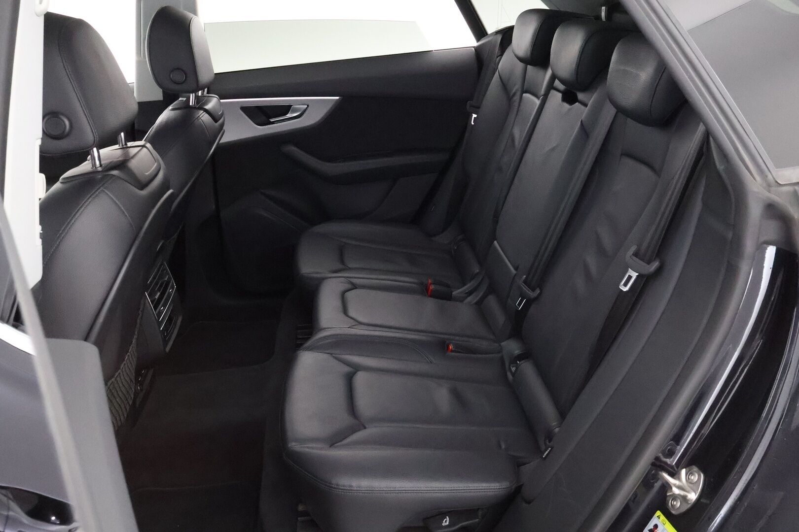 Audi Q8 2021 60 TFSI e 340 kW quattro tiptronic * Adapt.Vakkari / Ilma-Alusta / Nahkaiset Muistipenkit / Koukku / Peruutuskamera / - Audi Premium Sound / Merkkihuollettu / Juuri tullut Tampereelle!