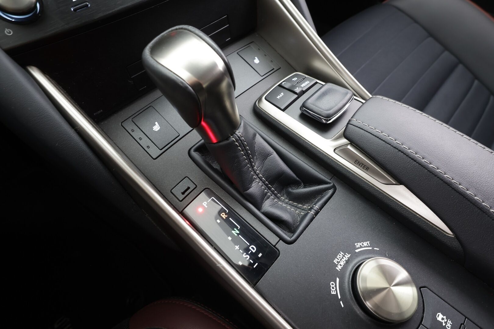 Lexus IS 2019 300h Hybrid A Luxury - | Facelift | ACC | LED | P.Kamera | Keyless | Iso keskinäyttö | Sähk. ratti | Puolinahat | Navi | Merkkihuollettu | 2x renkaat aluin | 