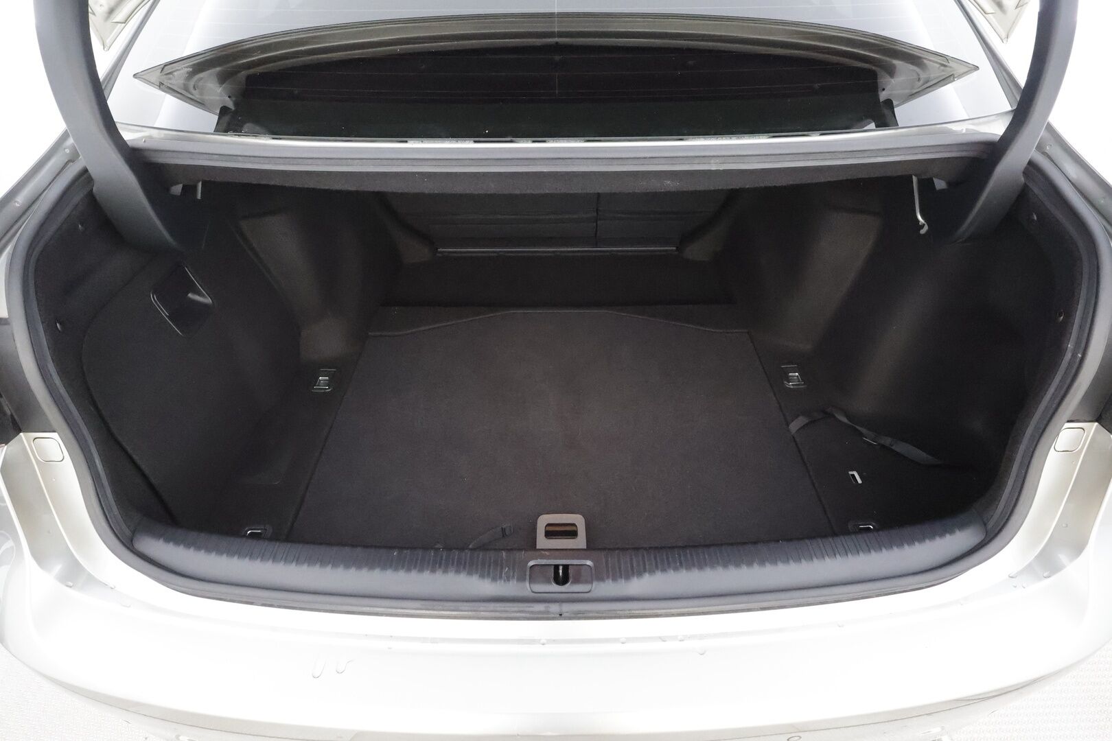Lexus IS 2019 300h Hybrid A Luxury - | Facelift | ACC | LED | P.Kamera | Keyless | Iso keskinäyttö | Sähk. ratti | Puolinahat | Navi | Merkkihuollettu | 2x renkaat aluin | 