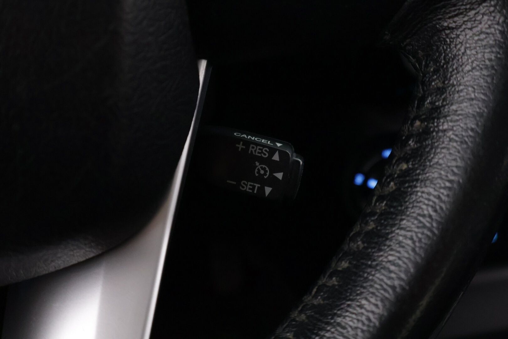 Toyota Hilux 2017 Double Cab 2,4 D-4D 150 4WD Aut Premium 4ov *ALVILLINEN / VETOKOUKKU / VAKKARI / NAHKASISUSTA / P:KAMERA* - Alvillinen / Näyttävä / Neliveto / Lava-auto!* - HULLU BLACKWEEK KORKOTARJOUS 2,49%