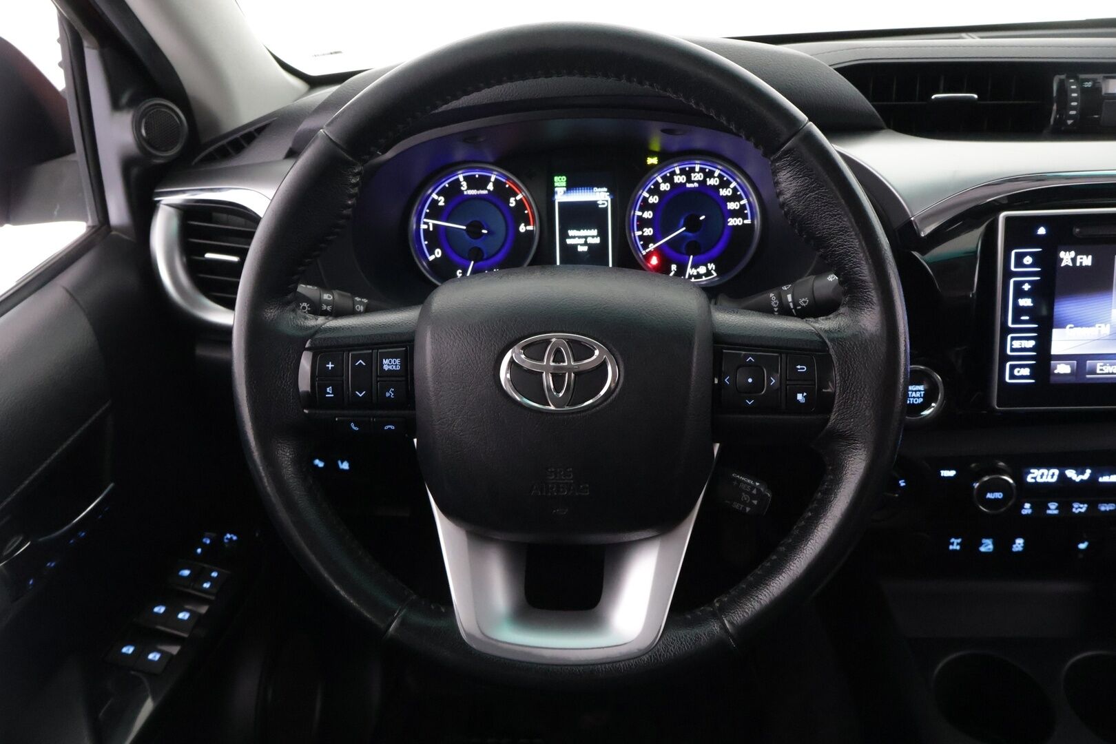 Toyota Hilux 2017 Double Cab 2,4 D-4D 150 4WD Aut Premium 4ov *ALVILLINEN / VETOKOUKKU / VAKKARI / NAHKASISUSTA / P:KAMERA* - Alvillinen / Näyttävä / Neliveto / Lava-auto!*