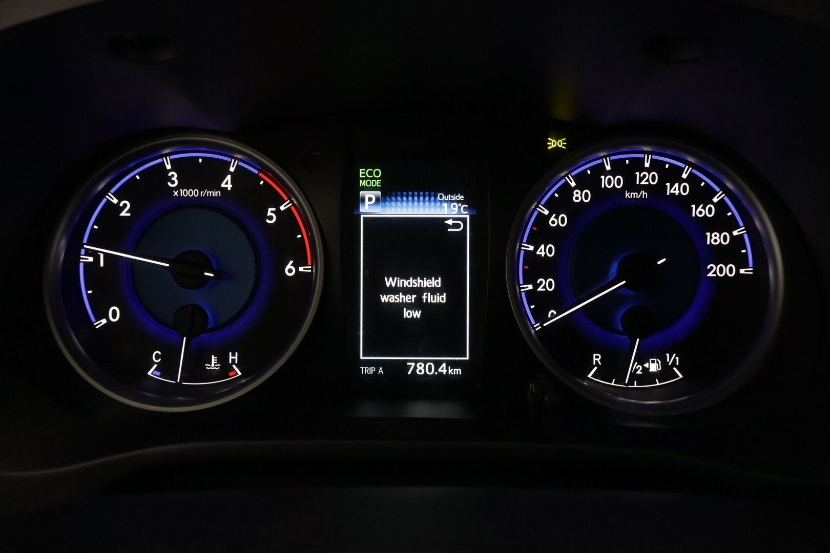 Toyota Hilux 2017 Double Cab 2,4 D-4D 150 4WD Aut Premium 4ov *ALVILLINEN / VETOKOUKKU / VAKKARI / NAHKASISUSTA / P:KAMERA* - Alvillinen / Näyttävä / Neliveto / Lava-auto!*