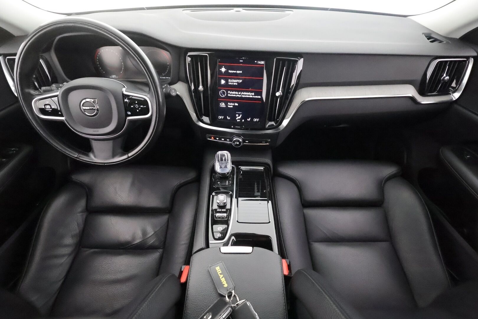 Volvo V60 2020 T8 TwE AWD Inscription aut - | Webasto | Koukku | Panorama | ACC | P.kamera | Full-LED | Sporttipenkki Muistilla | Navi | Kaistavahti | Katveavustin | Keyless | 2x Latauskaapelit | Kahdet renkaat |