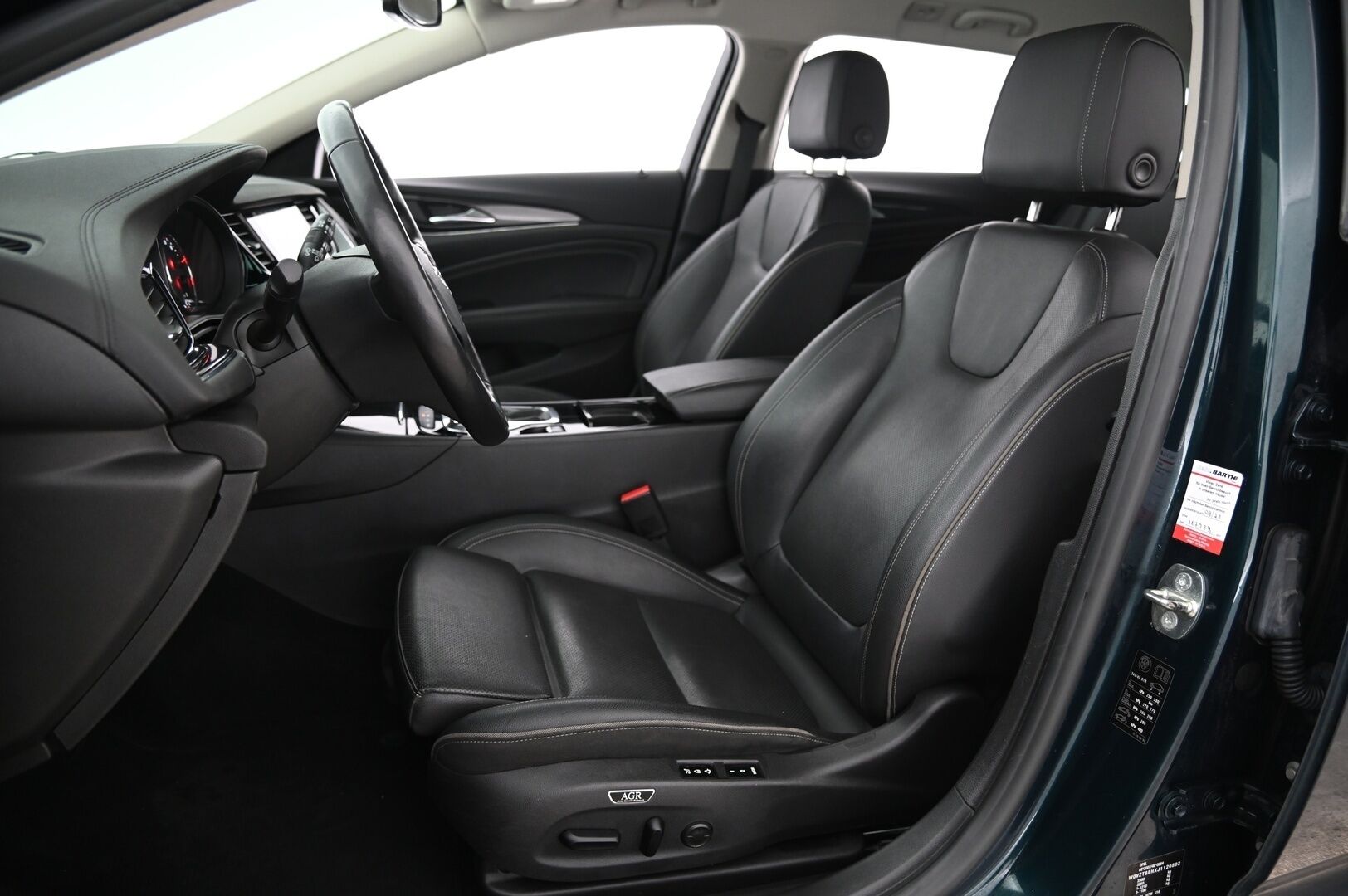 Opel Insignia 2018 MYYDÄÄN HUUTOKAUPAT.COM - / Webasto / ACC / 360-kamera / HUD / Vetokoukku / Nahkasisusta / Ilmastoidut etuistuimet / 