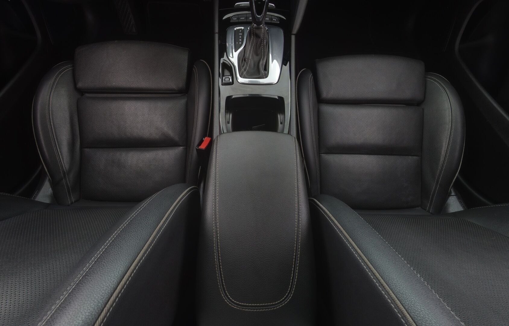 Opel Insignia 2018 MYYDÄÄN HUUTOKAUPAT.COM - / Webasto / ACC / 360-kamera / HUD / Vetokoukku / Nahkasisusta / Ilmastoidut etuistuimet / 