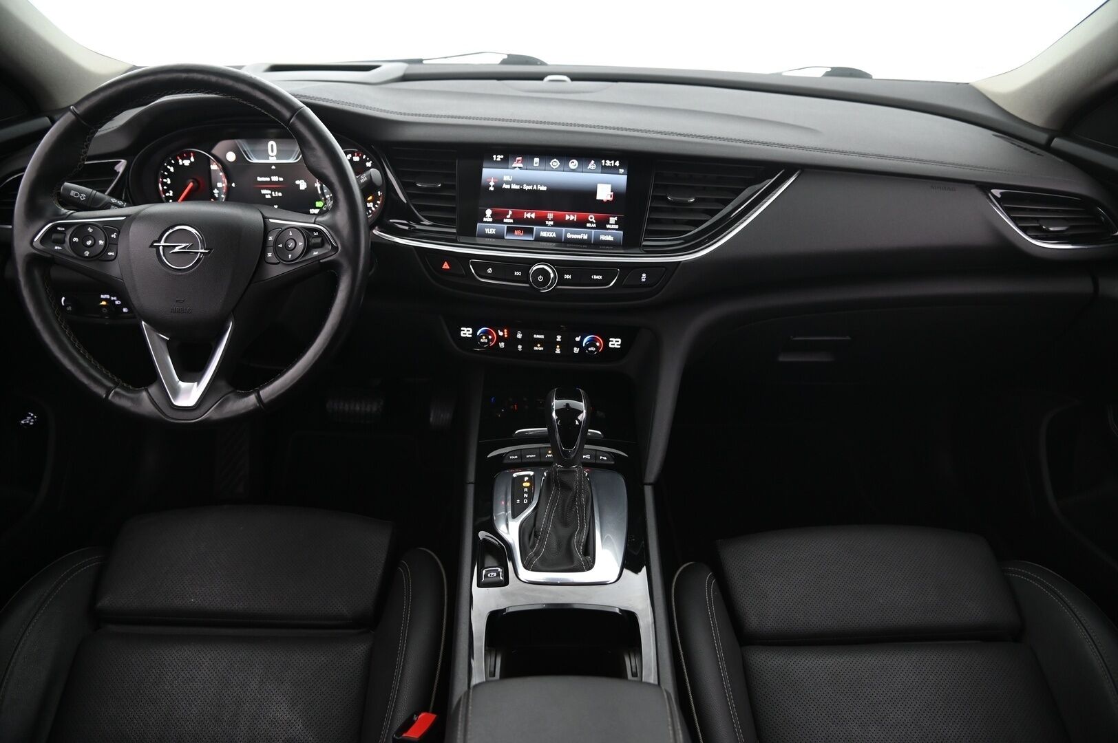 Opel Insignia 2018 MYYDÄÄN HUUTOKAUPAT.COM - / Webasto / ACC / 360-kamera / HUD / Vetokoukku / Nahkasisusta / Ilmastoidut etuistuimet / 