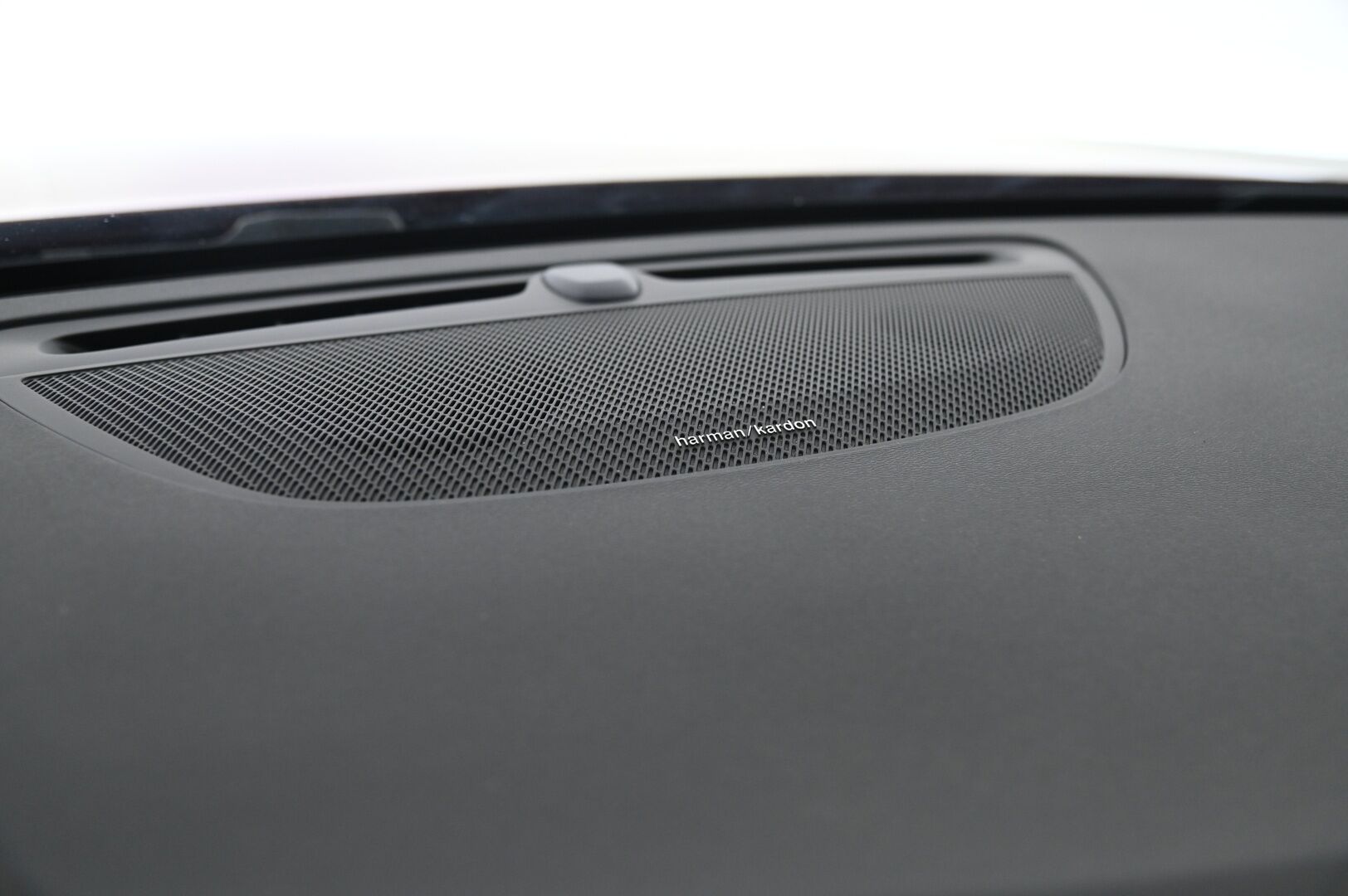 Volvo V60 2021 B4 D-MHEV R-Design *Webasto / HarmanKardon / ACC / P-Kamera / Keyless / Blis / Koukku / Panorama / Muistipenkit * - Jakopää tehty 08/25 / Erittäin siisti / 2x Avain / Nahkasisusta 