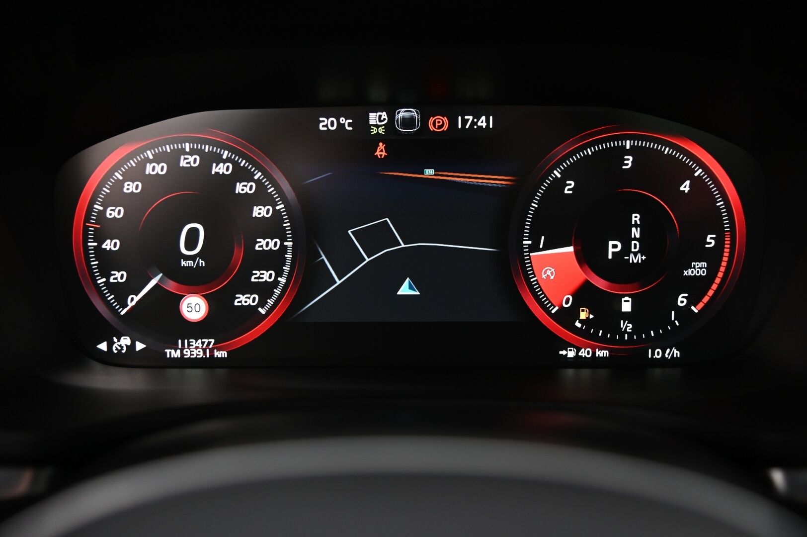 Volvo V60 2021 B4 D-MHEV R-Design *Webasto / HarmanKardon / ACC / P-Kamera / Keyless / Blis / Koukku / Panorama / Muistipenkit * - Jakopää tehty 08/25 / Erittäin siisti / 2x Avain / Nahkasisusta 