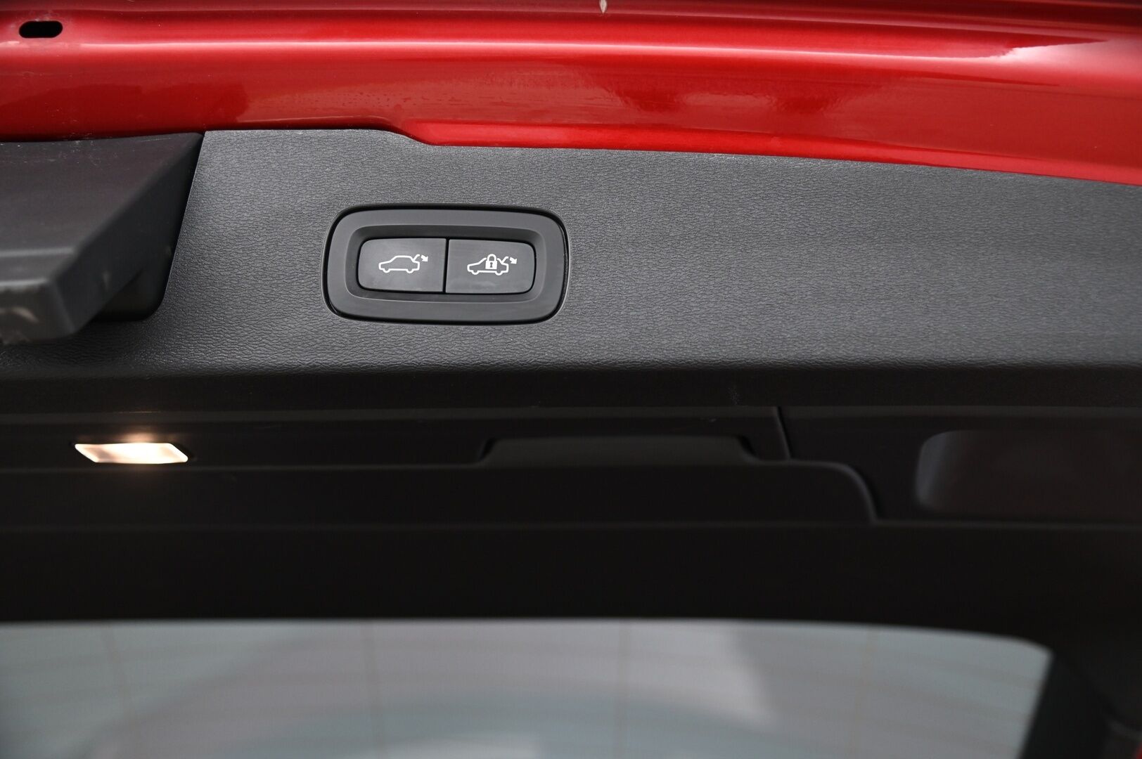 Volvo V60 2021 B4 D-MHEV R-Design *Webasto / HarmanKardon / ACC / P-Kamera / Keyless / Blis / Koukku / Panorama / Muistipenkit * - Jakopää tehty 08/25 / Erittäin siisti / 2x Avain / Nahkasisusta 