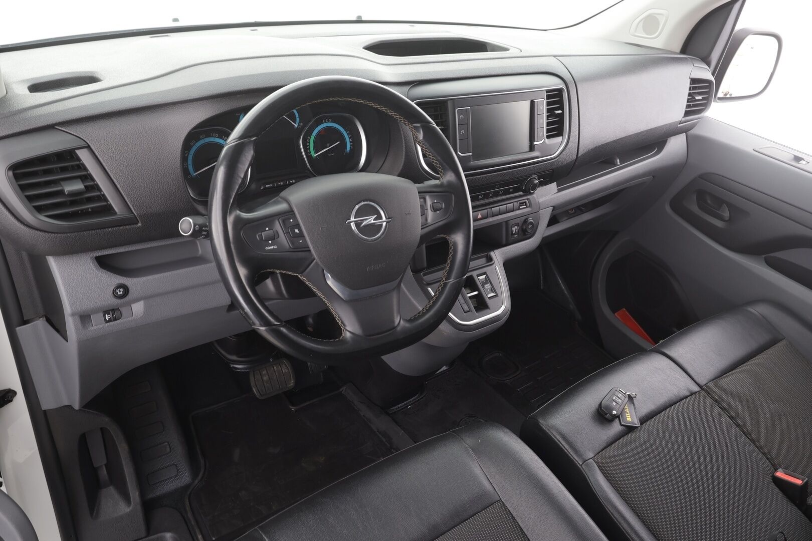 Opel Vivaro-e 2022 Van L Comfort 136 hv automaatti 75 kWh - | P.Kamera | Vakkari | Bluetooth | Katveavustin | Puolinahat | Ilmastointi | Penkinlämmittimet | 1-om Suomi-auto | Kahdet renkaat |