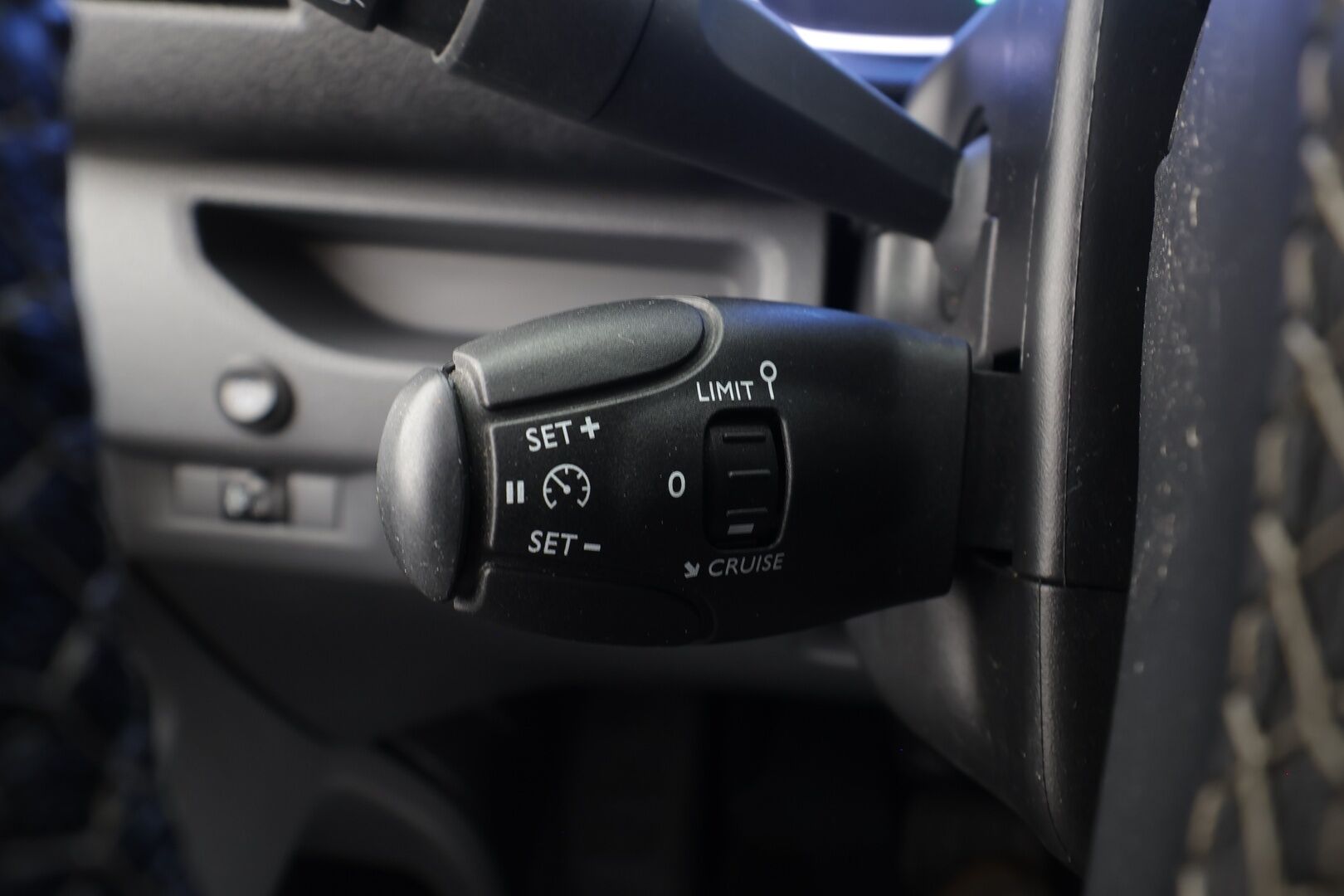 Opel Vivaro-e 2022 Van L Comfort 136 hv automaatti 75 kWh - | P.Kamera | Vakkari | Bluetooth | Katveavustin | Puolinahat | Ilmastointi | Penkinlämmittimet | 1-om Suomi-auto | Kahdet renkaat |