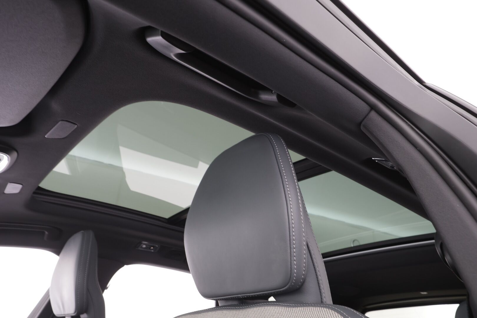 Volvo XC60 2021 T8 TwE AWD R-Design aut - Panorama | Bowers&Wilkins | Webasto | Koukku | ACC | Full-LED | 360-Kamera | Nahka-Alcantara Muistipenkki 