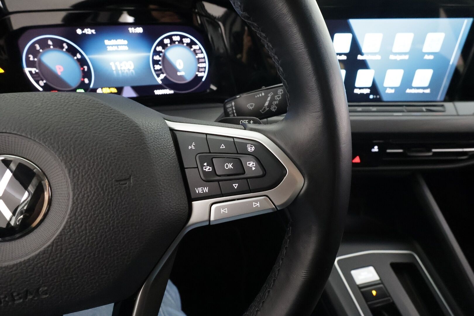 Volkswagen Golf 2022 Variant Style Business 2,0 TSI 140 kW 4MOTION DSG * ACC / Webasto / Muistipenkki / Koukku / LED / Apple & Android * - 1.om Suomi-auto / Merkkihuollettu / Kahdet renkaat