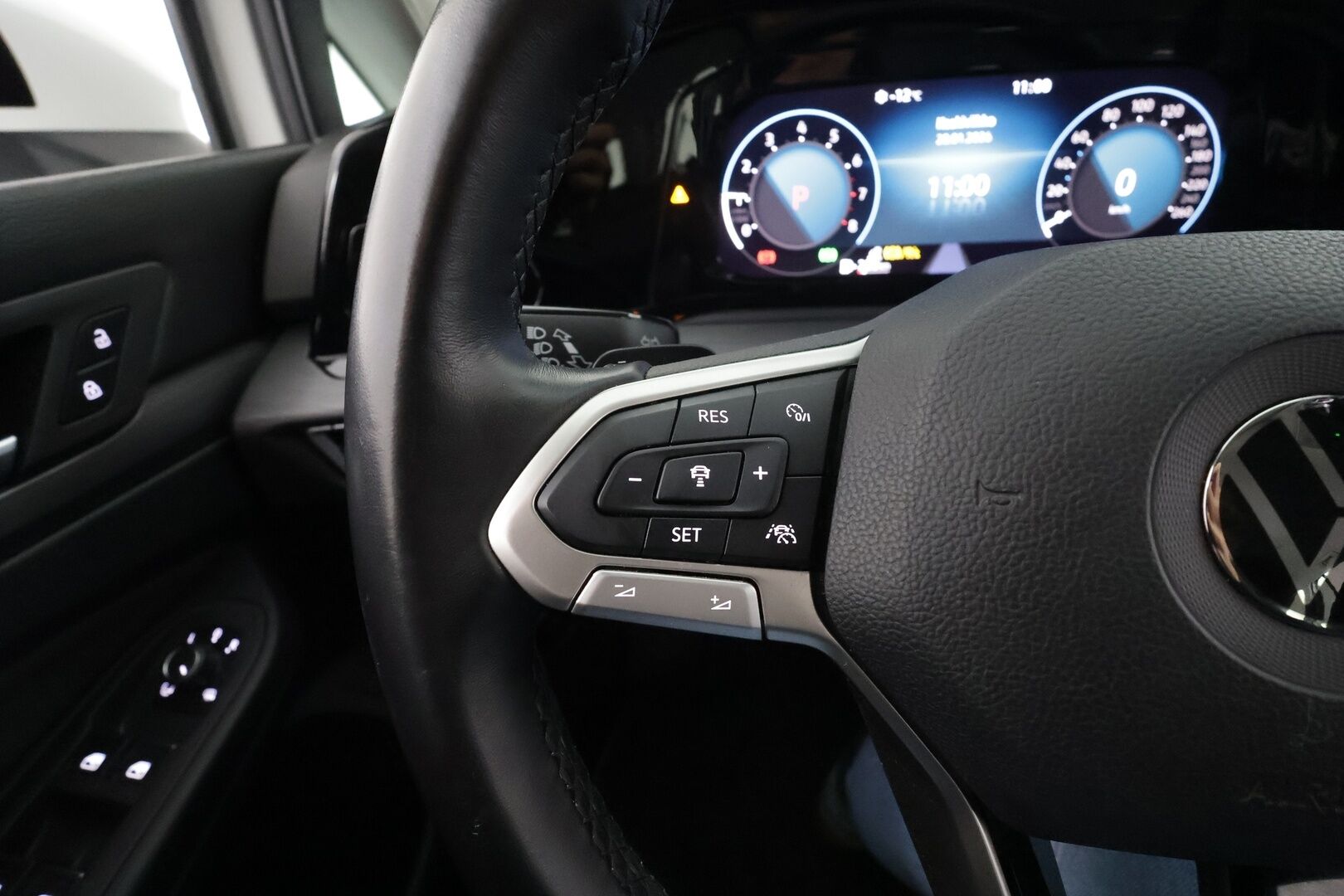 Volkswagen Golf 2022 Variant Style Business 2,0 TSI 140 kW 4MOTION DSG * ACC / Webasto / Muistipenkki / Koukku / LED / Apple & Android * - 1.om Suomi-auto / Merkkihuollettu / Kahdet renkaat