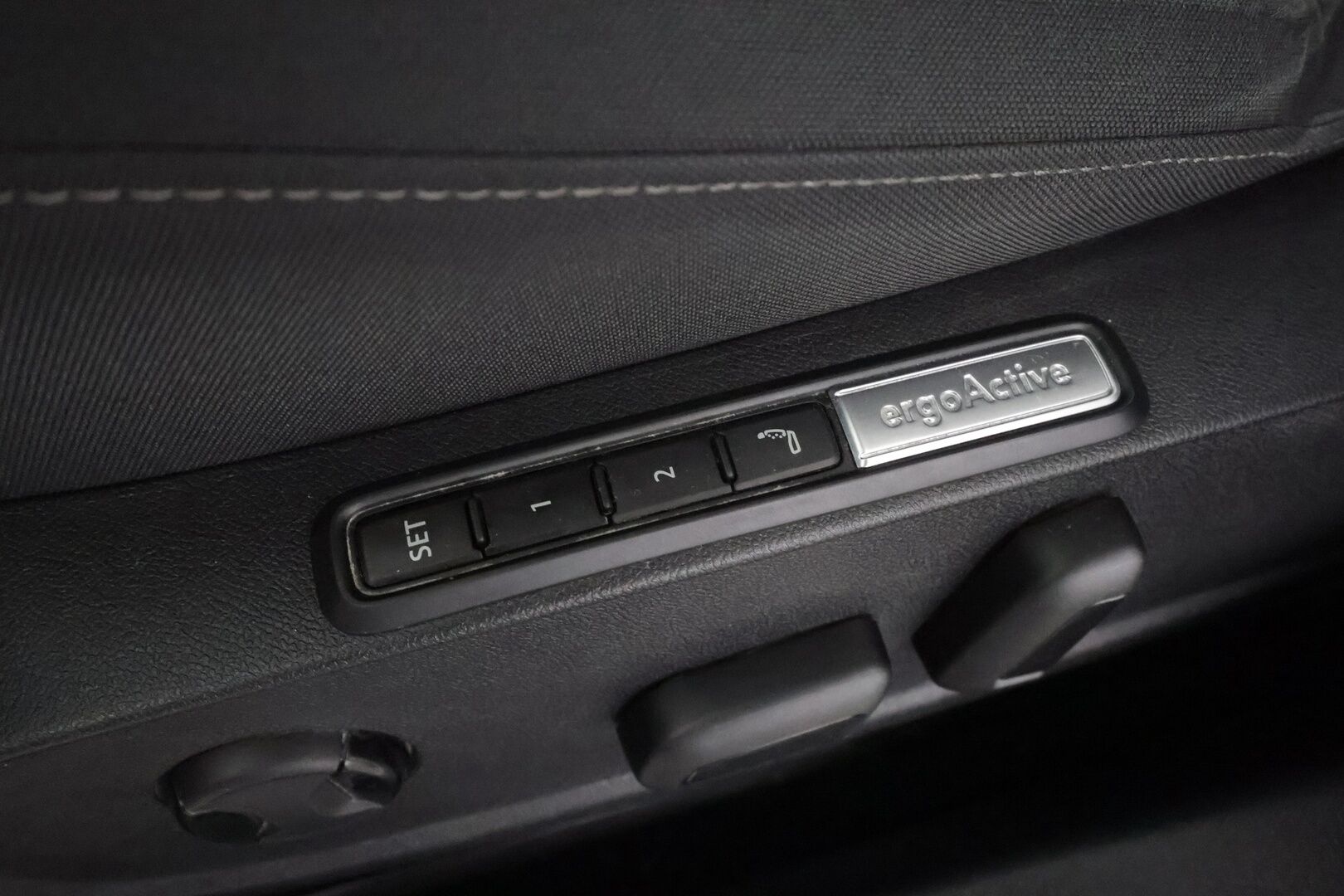 Volkswagen Golf 2022 Variant Style Business 2,0 TSI 140 kW 4MOTION DSG * ACC / Webasto / Muistipenkki / Koukku / LED / Apple & Android * - 1.om Suomi-auto / Merkkihuollettu / Kahdet renkaat