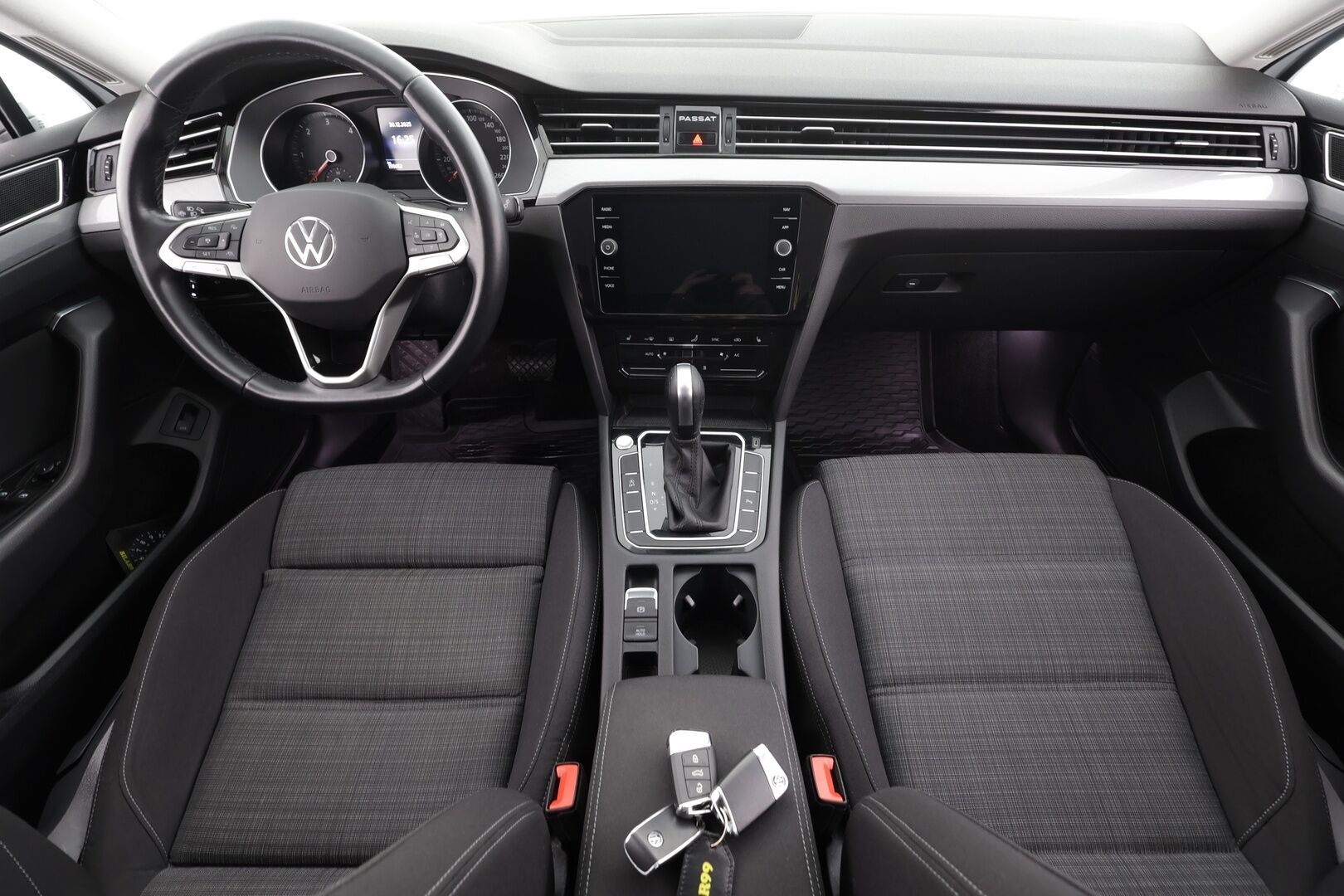 Volkswagen Passat 2022 Style Business 2,0 TDI 110kW DSG * ACC / Webasto / P-Kamera / Koukku / LED * - 1.om Suomi-auto / 2x vanteet / Keyless - HULLUT AVAJAISHULINAT KORKOTARJOUS 3,29 %