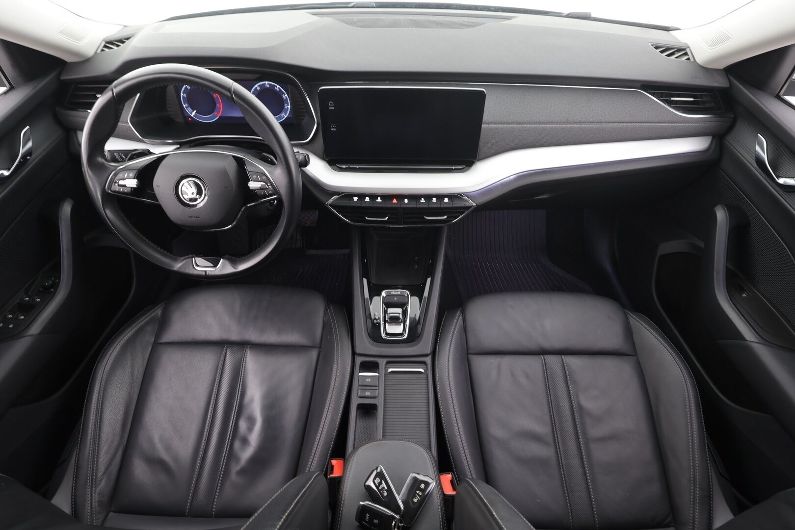 Skoda Octavia 2022 Combi 2.0 TDI 150 4x4 Style DSG * ACC / P.kamera / Matrix LED / Webasto / Koukku / Navi / Nahat / KeylessGo * - 1.Om Suomi-auto / Kahdet renkaat aluvanteilla