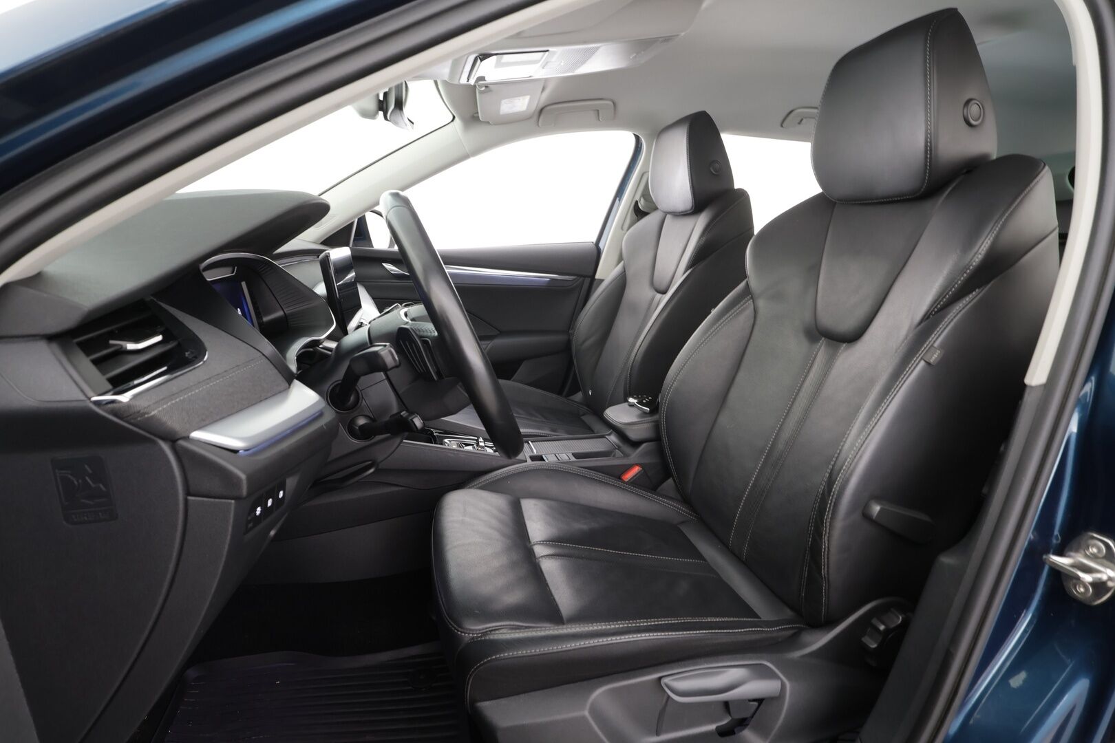 Skoda Octavia 2022 Combi 2.0 TDI 150 4x4 Style DSG * ACC / P.kamera / Matrix LED / Webasto / Koukku / Navi / Nahat / KeylessGo * - 1.Om Suomi-auto / Kahdet renkaat aluvanteilla