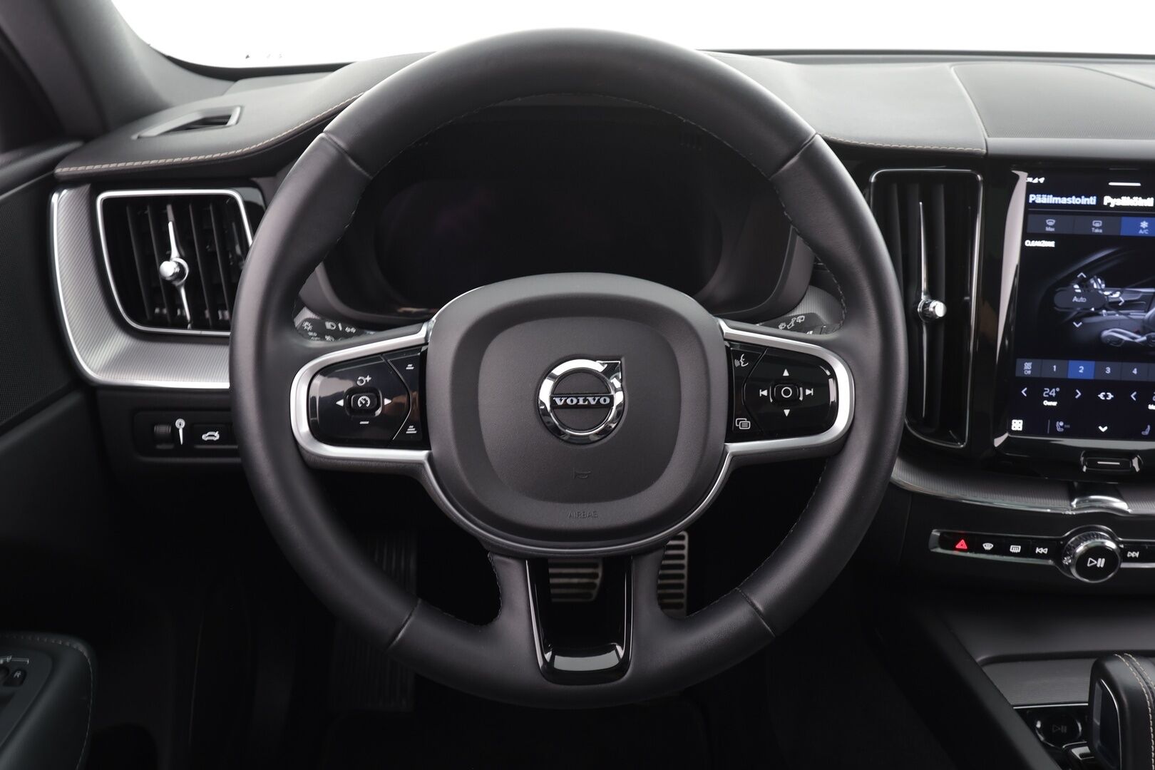 Volvo XC60 2022 T6 TwE AWD Business R-Design Edition aut. * ACC / P.kamera / Panorama / LED / Navi / Muistipenkki / Webasto / Facelift * - 1.Om Suomi-auto / Kahdet renkaat aluvanteilla - Osta nyt, maksa vasta ensi vuonna