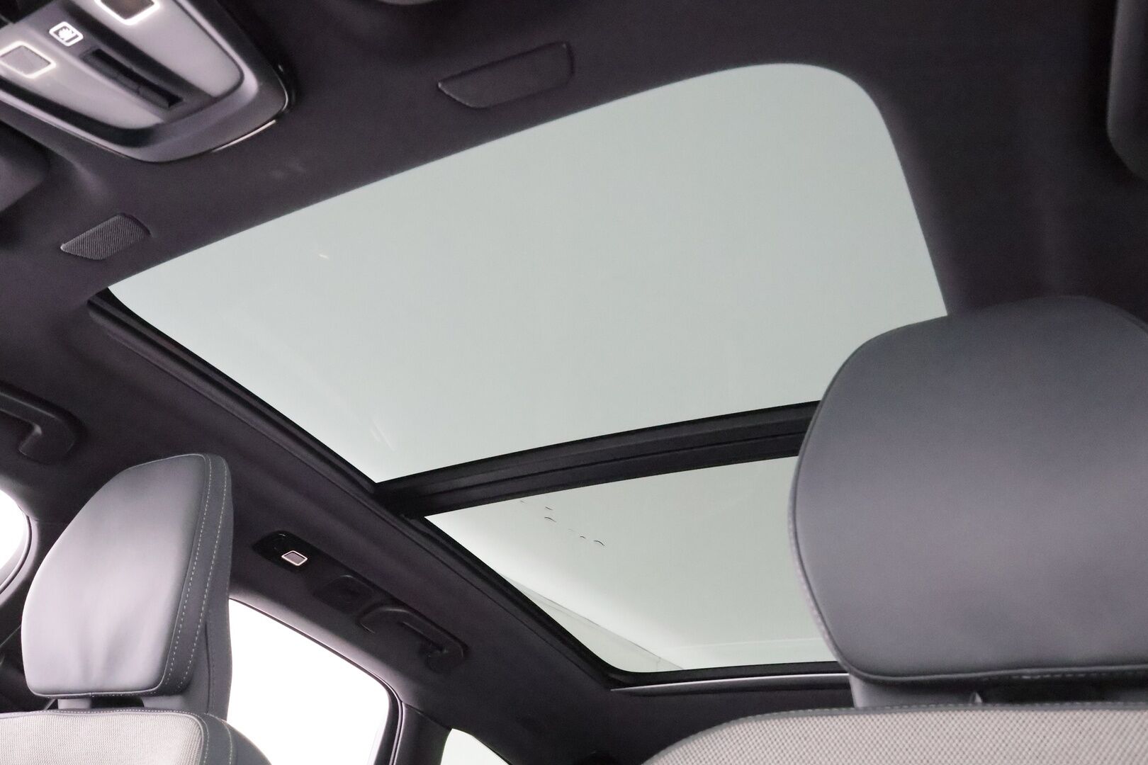 Volvo XC60 2022 T6 TwE AWD Business R-Design Edition aut. * ACC / P.kamera / Panorama / LED / Navi / Muistipenkki / Webasto / Facelift * - 1.Om Suomi-auto / Kahdet renkaat aluvanteilla - Osta nyt, maksa vasta ensi vuonna