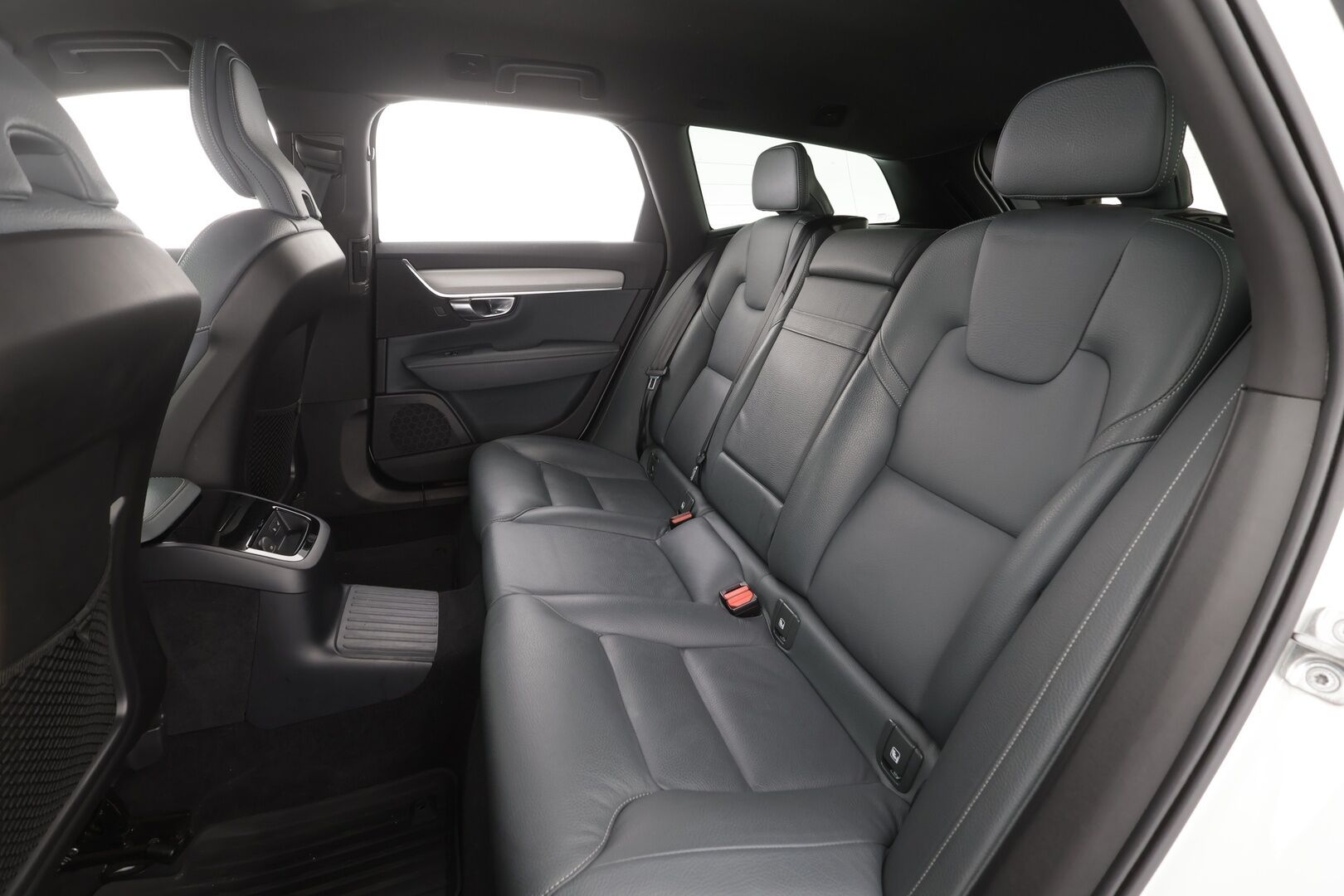 Volvo V90 2022 T6 TwE AWD Inscription Expression aut - | Pilot assist | Webasto | LED | Koukku | P.Kamera | Nahat | Osasähköt | Keyless | Suomi-auto | Kahdet Renkaat |