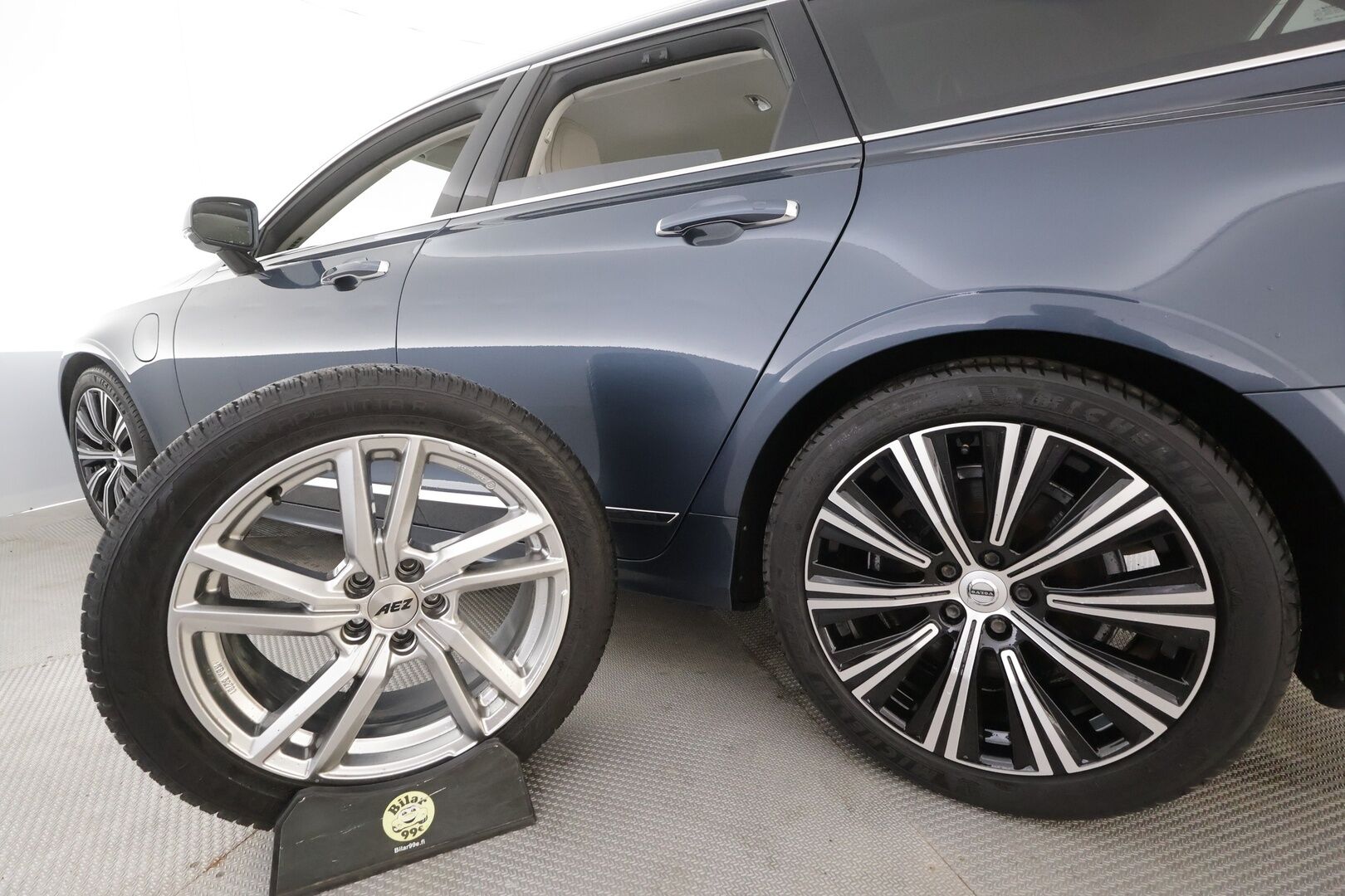 Volvo V90 2022 T6 TwE AWD Business Inscription aut - ACC | Webasto | Harman/Kardon | Sporttinahat muistilla | Kamera | Pilot Assist | BLIS | Keyless | Sähk. takaluukku | Lämm. tuulilasi | Suomi-auto | Kahdet renkaat alumiinivanteilla | ALV |