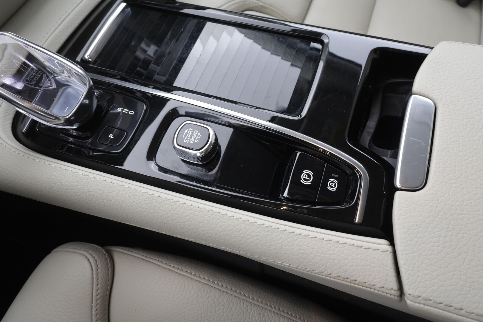Volvo V90 2022 T6 TwE AWD Business Inscription aut - ACC | Webasto | Harman/Kardon | Sporttinahat muistilla | Kamera | Pilot Assist | BLIS | Keyless | Sähk. takaluukku | Lämm. tuulilasi | Suomi-auto | Kahdet renkaat alumiinivanteilla | ALV |