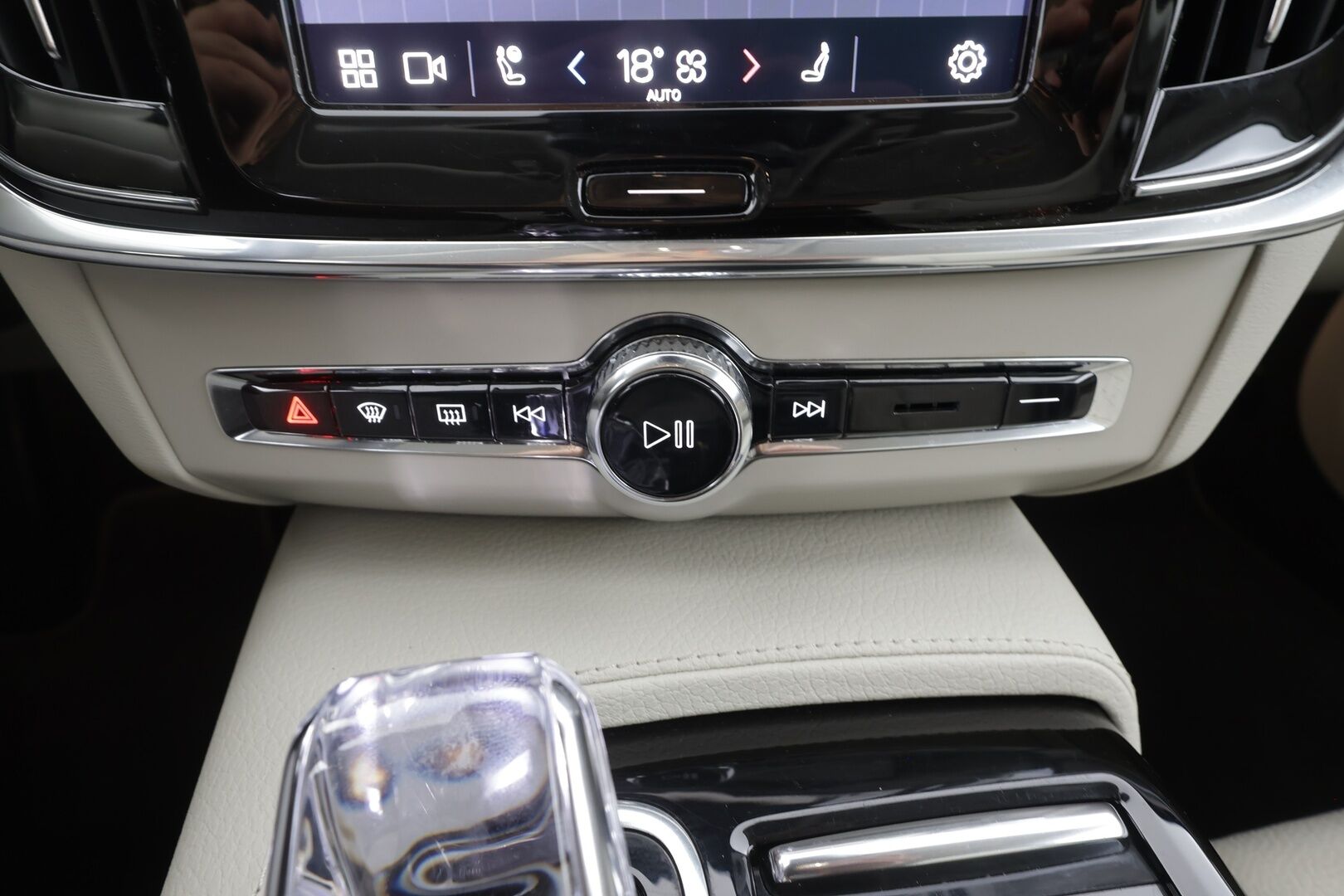 Volvo V90 2022 T6 TwE AWD Business Inscription aut - ACC | Webasto | Harman/Kardon | Sporttinahat muistilla | Kamera | Pilot Assist | BLIS | Keyless | Sähk. takaluukku | Lämm. tuulilasi | Suomi-auto | Kahdet renkaat alumiinivanteilla | ALV |