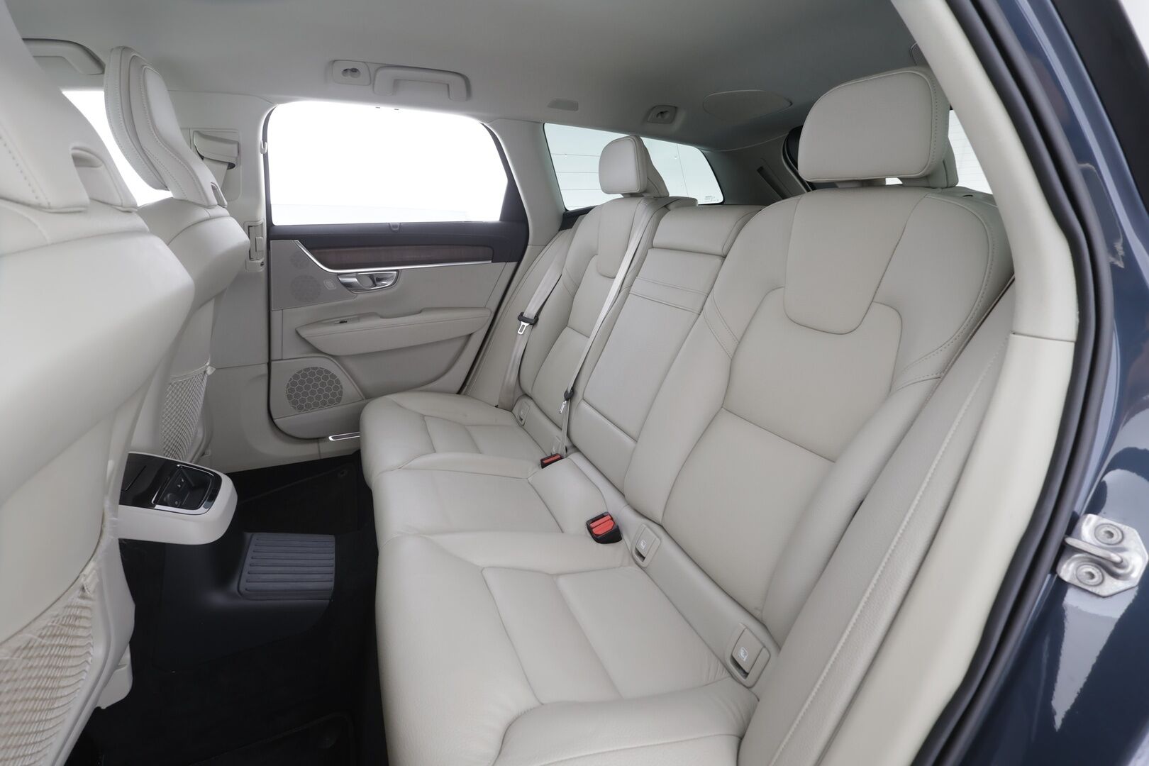 Volvo V90 2022 T6 TwE AWD Business Inscription aut - ACC | Webasto | Harman/Kardon | Sporttinahat muistilla | Kamera | Pilot Assist | BLIS | Keyless | Sähk. takaluukku | Lämm. tuulilasi | Suomi-auto | Kahdet renkaat alumiinivanteilla | ALV |