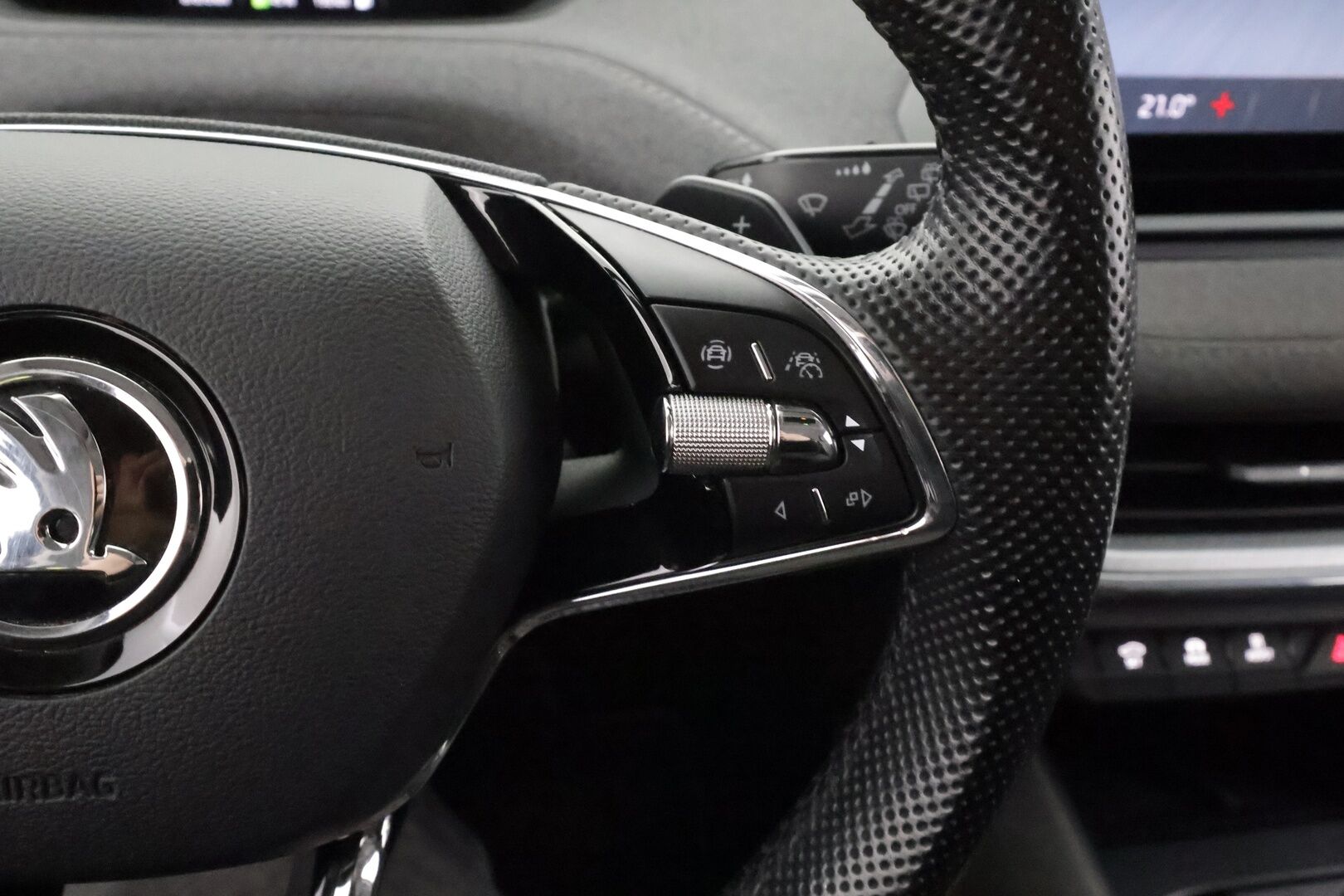 Skoda Enyaq 2022 80 Launch Edition iV - | ILP | ACC | LED | P.Kamera | Navi | Kaistavahti | Keyless | 1-om Suomi-auto | Kahdet renkaat | Merkkihuollot |